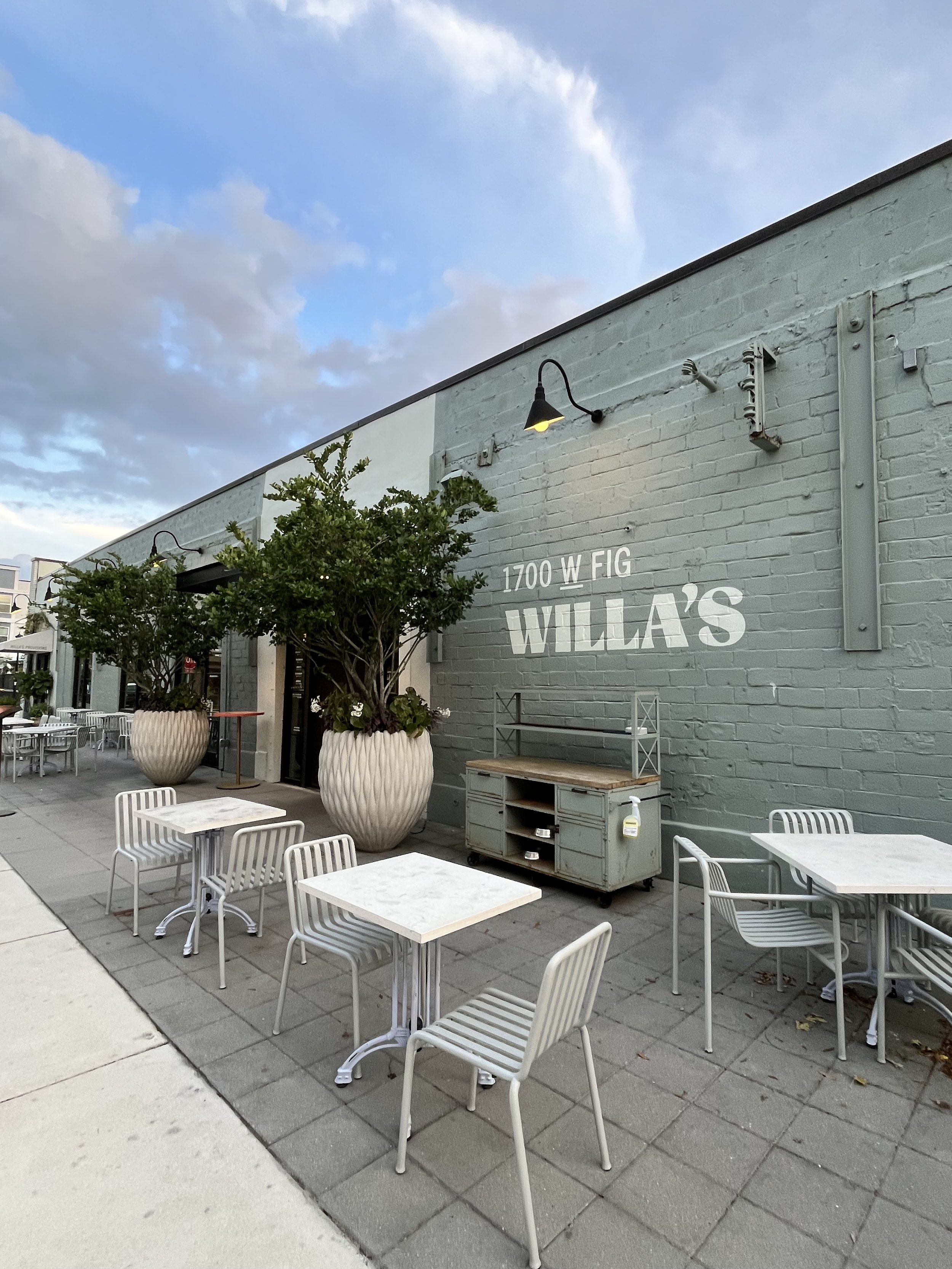 Willa's restaurant outdoor patio Tampa.jpg