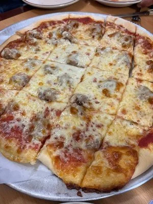Napoli sausage pizza Burlington Iowa.jpeg