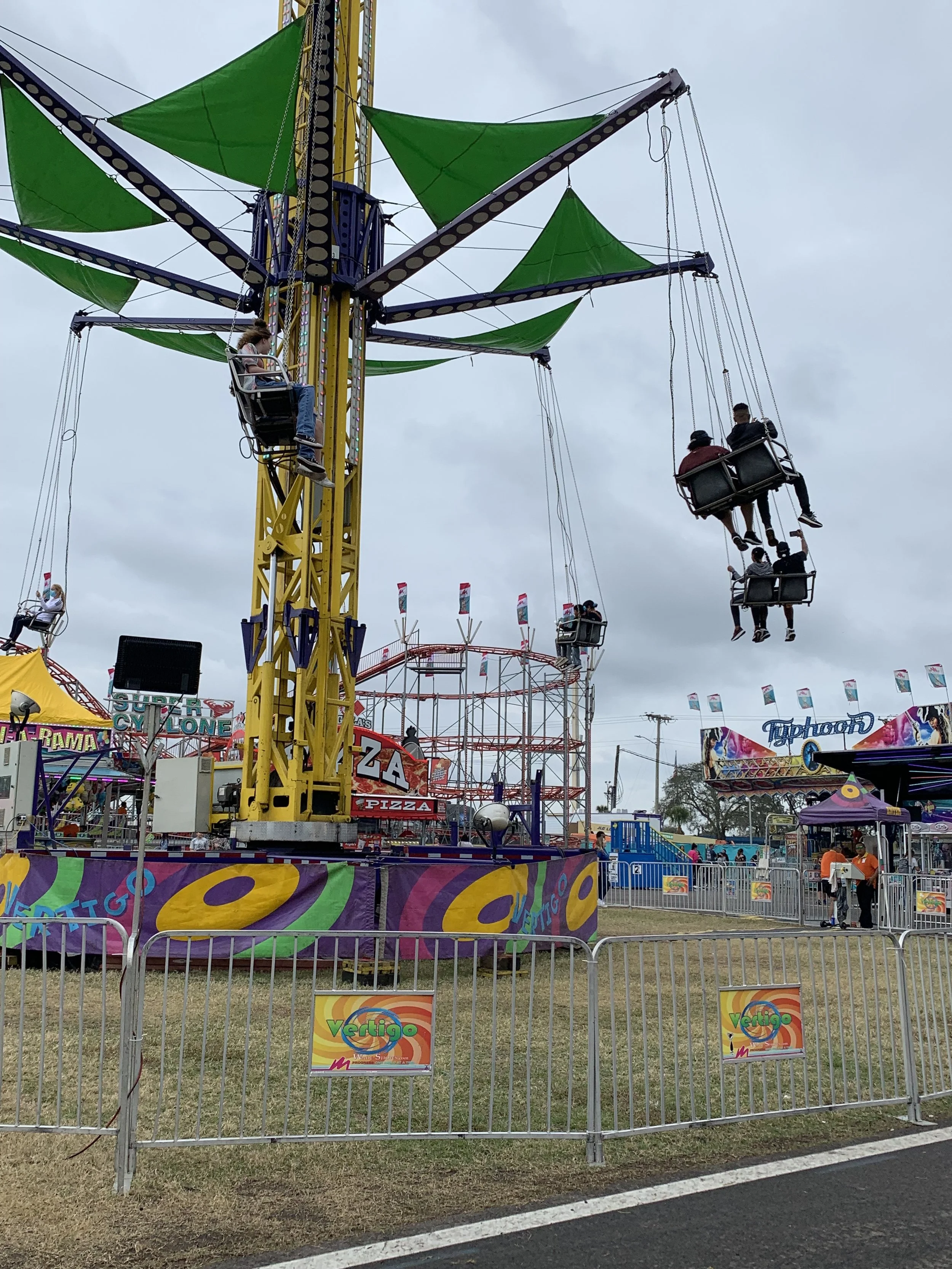 Florida State Fair Super Cyclone ride.jpg