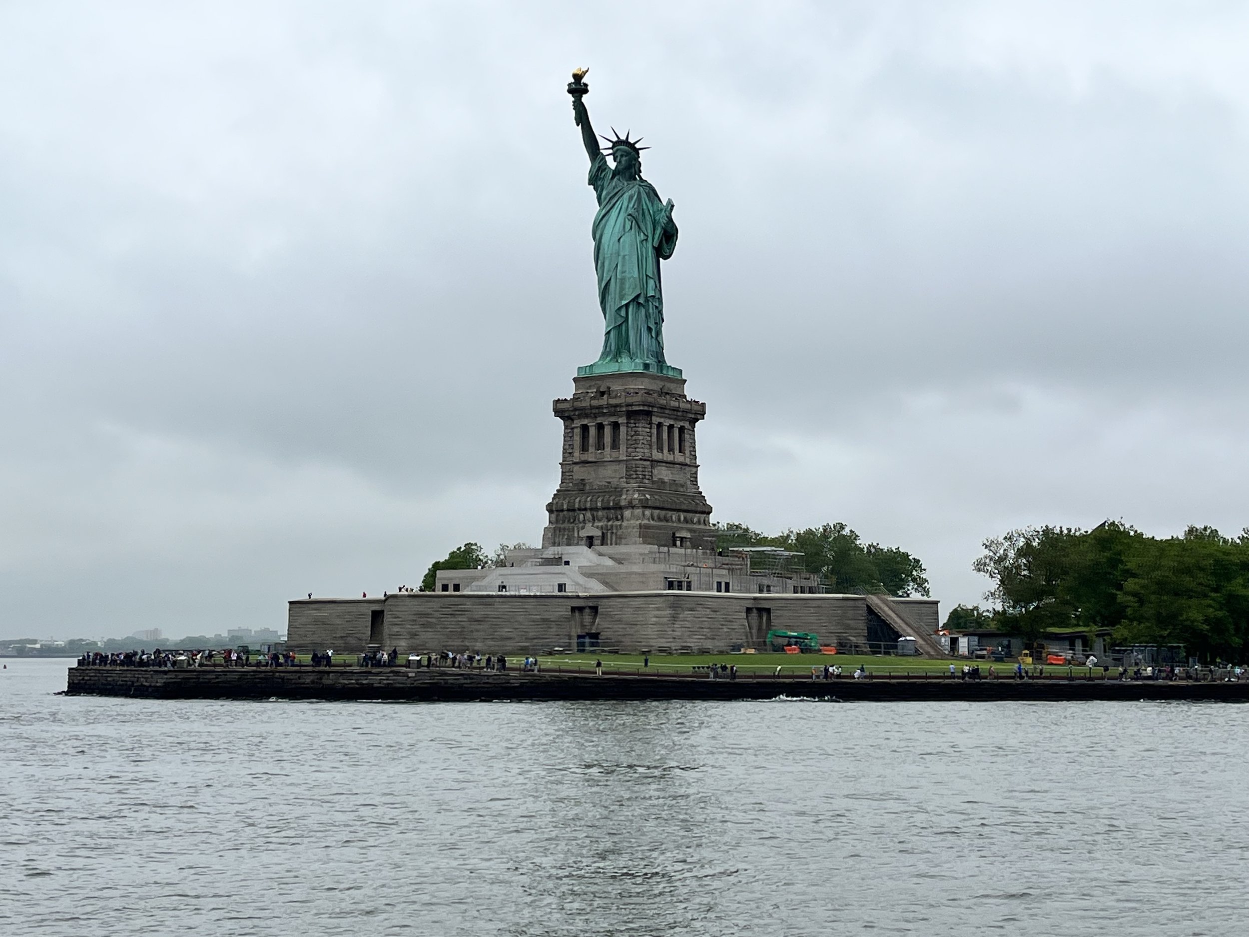 Statue of Liberty torch ferry New York.jpg