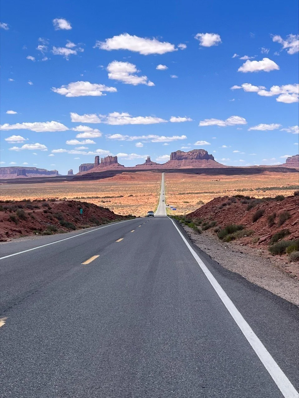 Roadside pull-off at Forrest Gump Point near Monument Valley