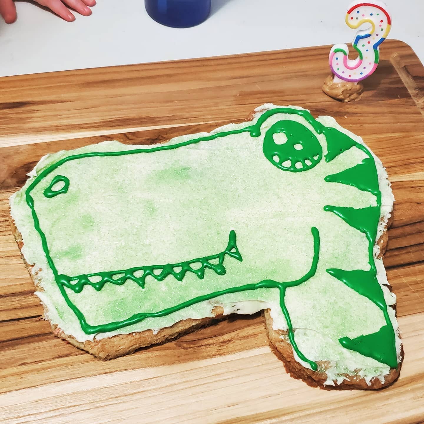 I am an artiste 😆🎨! Happy 3rd #birthday, William!!
.
#homemade #dinosaur #cookie