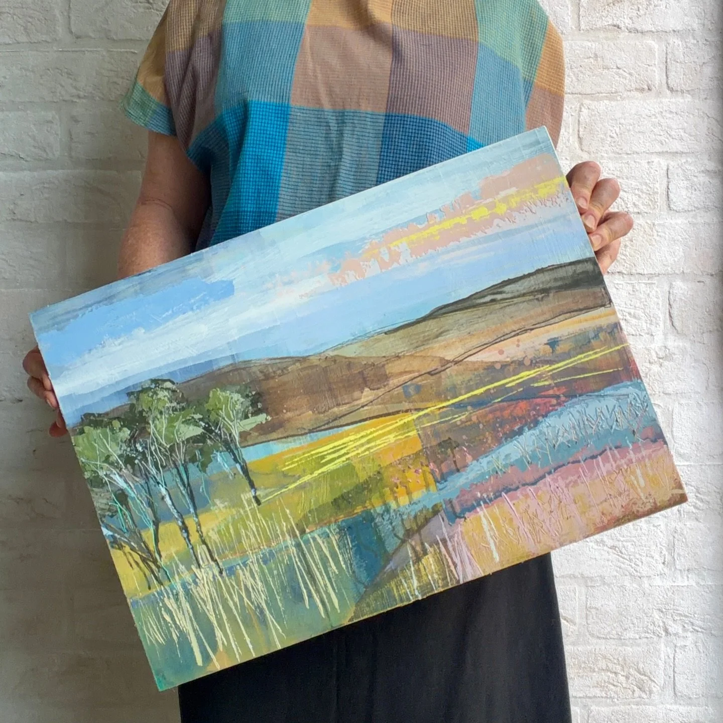 I&rsquo;m starting to wonder if I&rsquo;m matching my paintings to my clothing! 

Recent purchase from @kuwaii in Melbourne. I literally could not walk past this fabric&hellip; confirmed by my husband who said &lsquo;it looks like exactly what you&rs