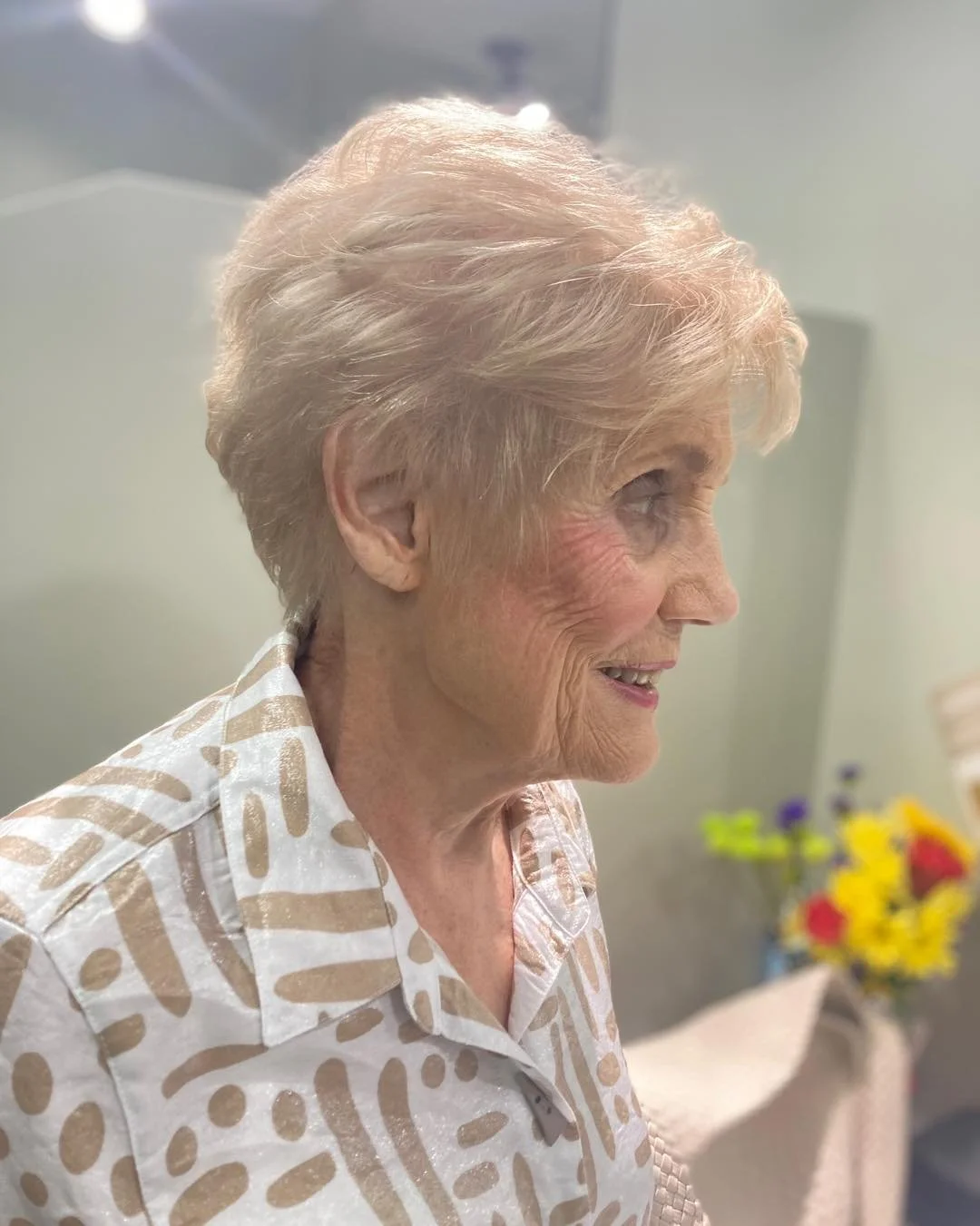 Soft layers, subtle volume, and timeless beauty π‍βοΈπ·
Laura brought this look to life with texture and elegance that speaks for itself β¨
Swipe to see the before!
πͺ»Stylist: @laurajphilyaw πͺ»
#HairByLaura #SalonAllureHSV #HuntsvilleHair #Fres