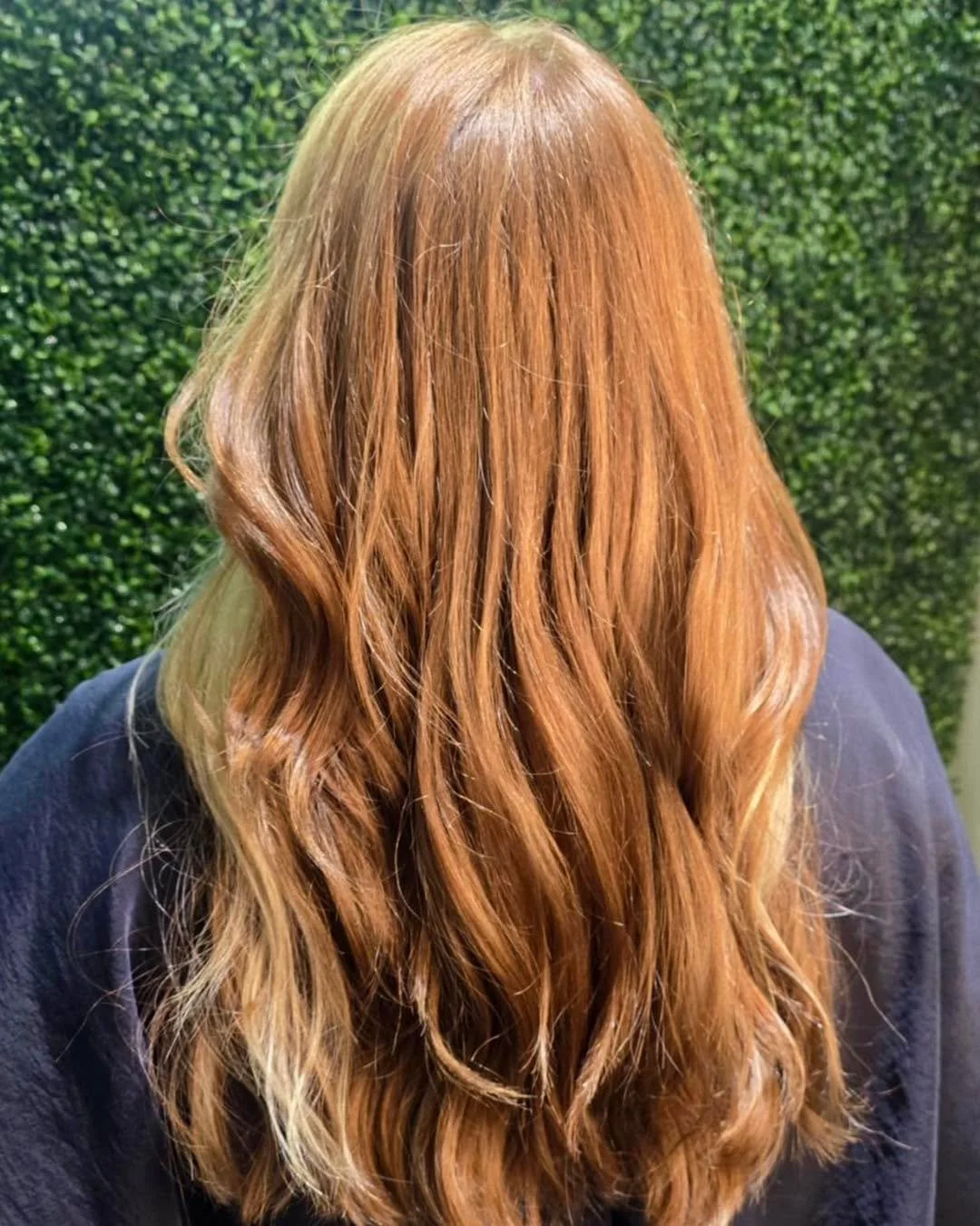 From β¨summer fade β‘οΈ autumn madeβ¨
Haley = the queen of cozy copper ππ
•
•
•
π Stylist: @hairbyhayhay97 π
#SalonAllure #FallVibes #CopperDreams #AutumnHairMagic #GlossyMood