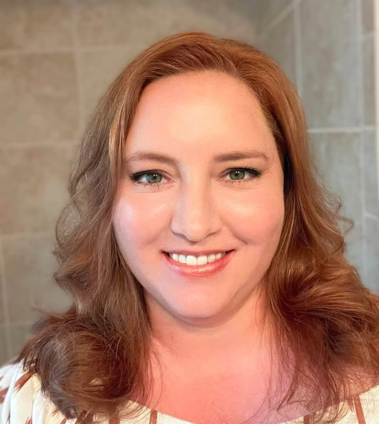 Blondes may have fun… but redheads turn heads 😉🔥
Laura worked her color magic to take this beauty from blonde ➡️ strawberry red, and we’re obsessed ✨
Swipe to see the before!
Who’s ready for a head-turning change? 💇‍♀️
#Salo