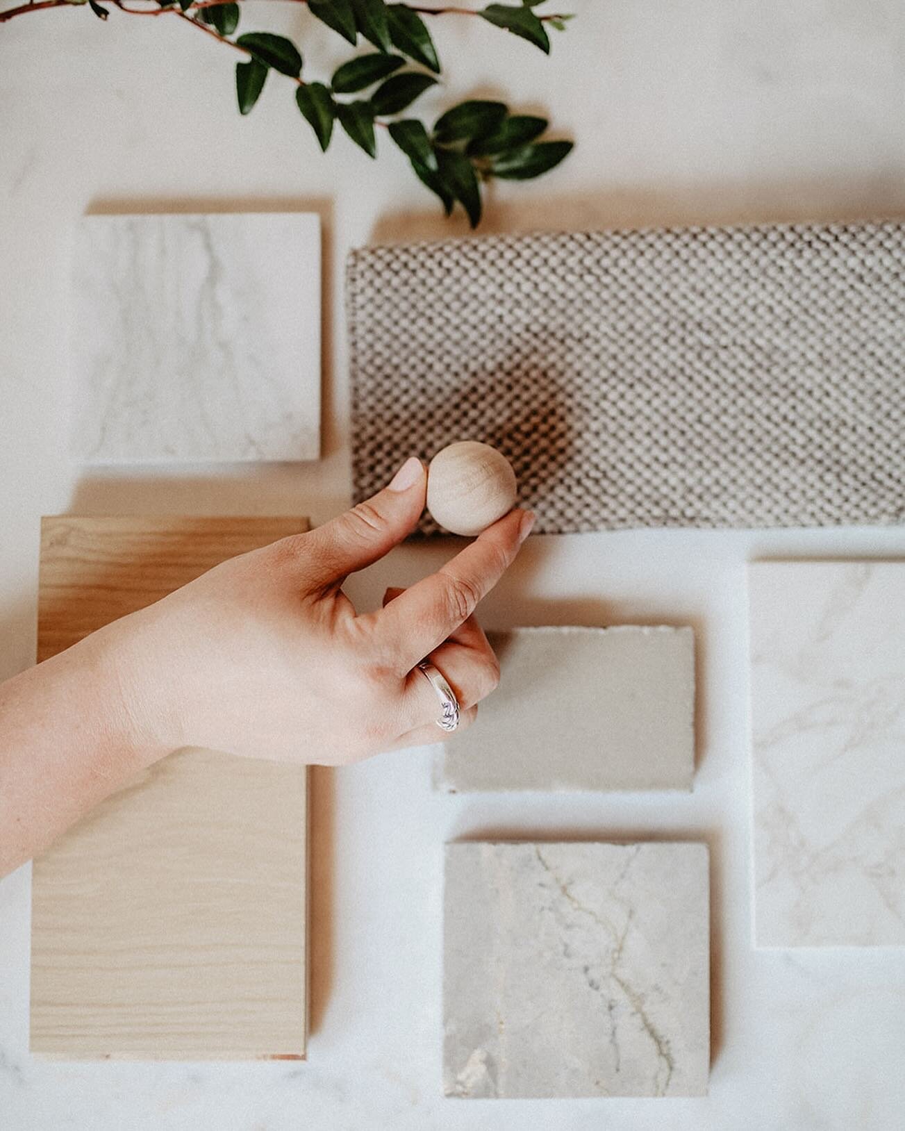 Flatlay Friday 🌿

📷 @jamiemaephotography 

#flaylayfriday #flatlay #flatlayforever #materialsandfinishes #interiordesign #interiordesignwinnipeg