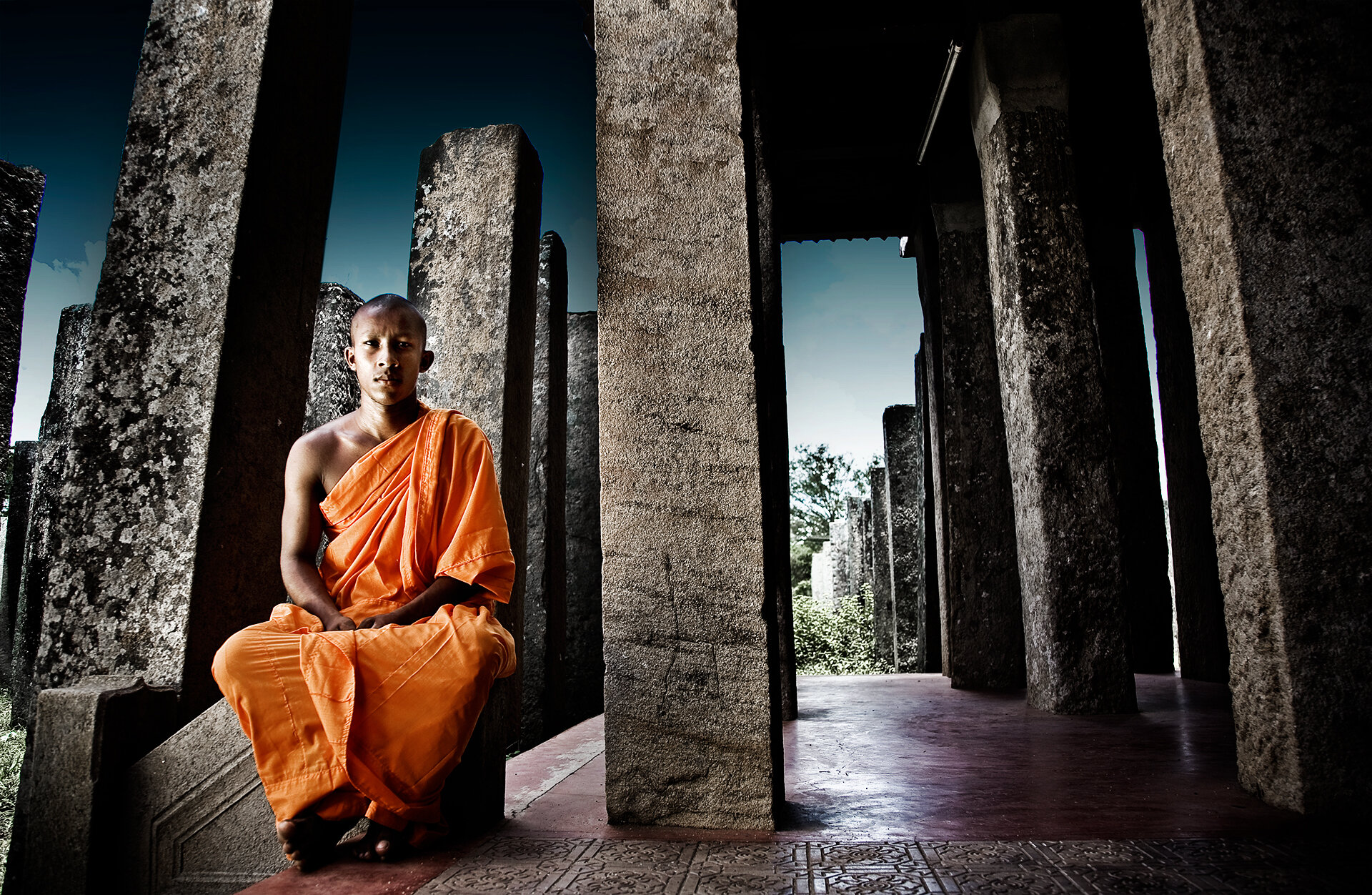 Monk - Lovamahapaya, Anuradhapura, Sri Lanka