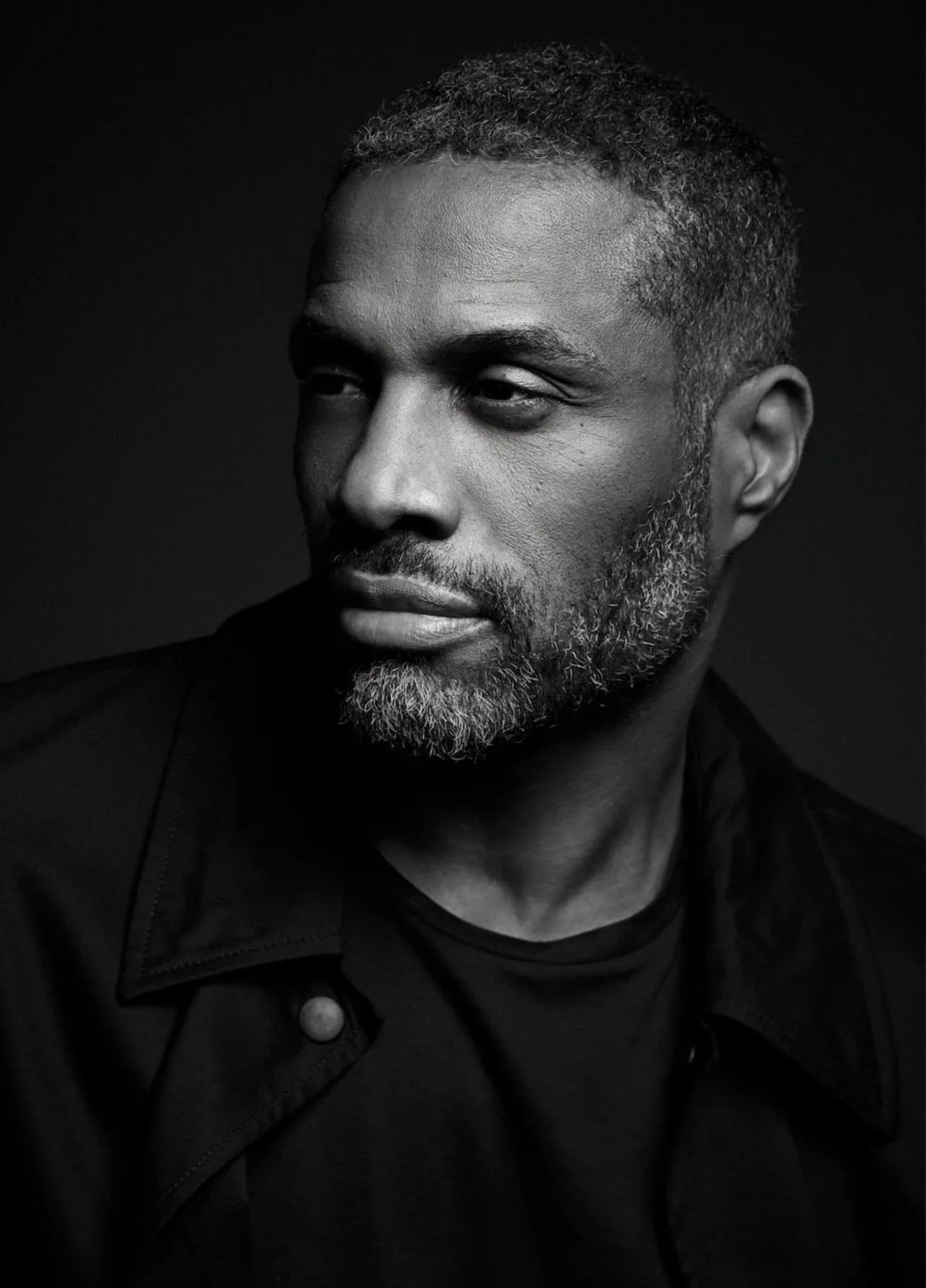 chris james lindsy headshot .jpg