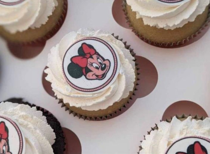 Minnie Mouse face.jpg