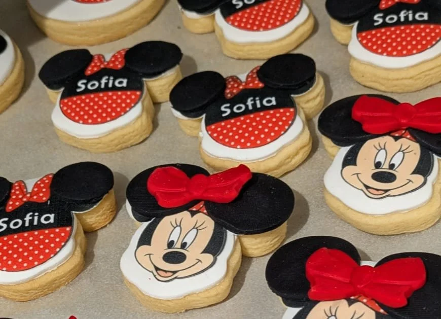 Customized Sugar Cookies to match your cake or for a special Event like kids birthday or for Easter and Xmas.