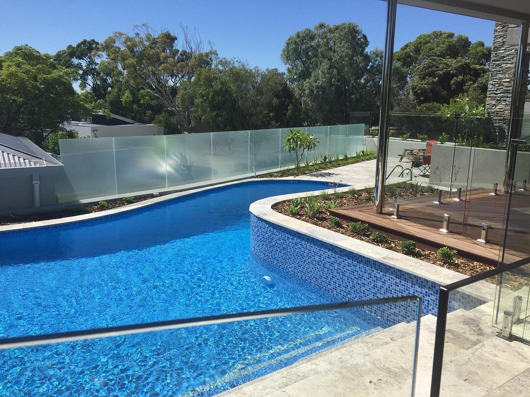 Another Frameless Glass Fence finished off with Frameless Frosted privacy panels by Sunline Australia! .
.
.
.
.
.
#framelessfencingperth #frostedglass #sunlinewa #perthpools #modernhome #wapools #spasa #privacy #glassfencingperth #ingroundpool #sunl