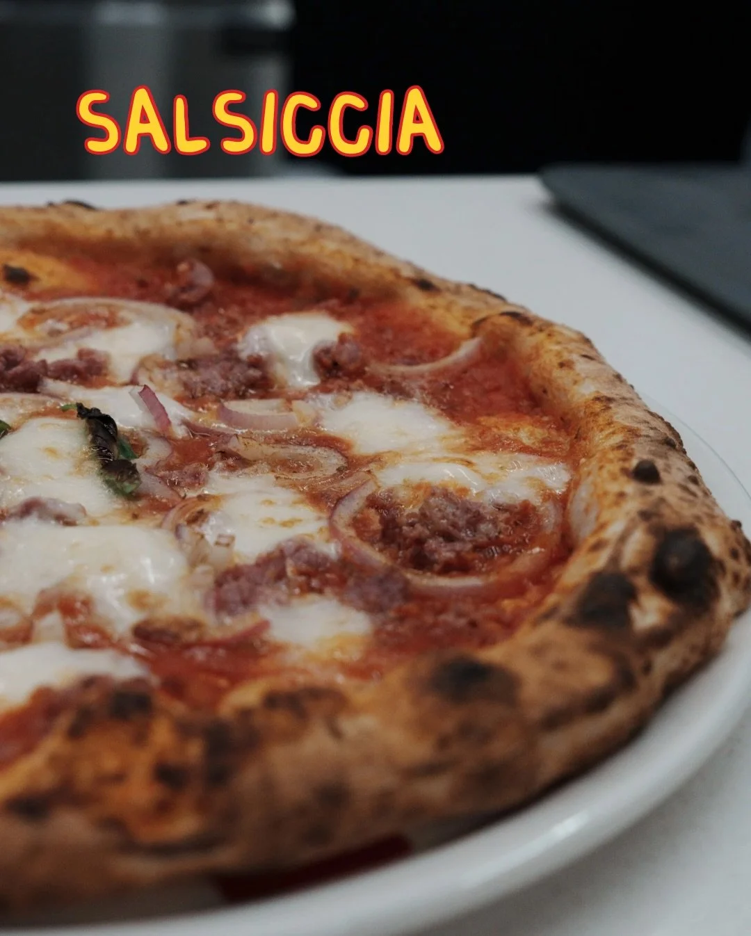 Salsiccia.

Nothing hidden.

Nothing extra.

Just good pizza, done properly.

Walk in at Napz.

#Napz #NapzPizzeria #NeapolitanPizza #PizzaOfTheDay #RosebankFood JoburgEats