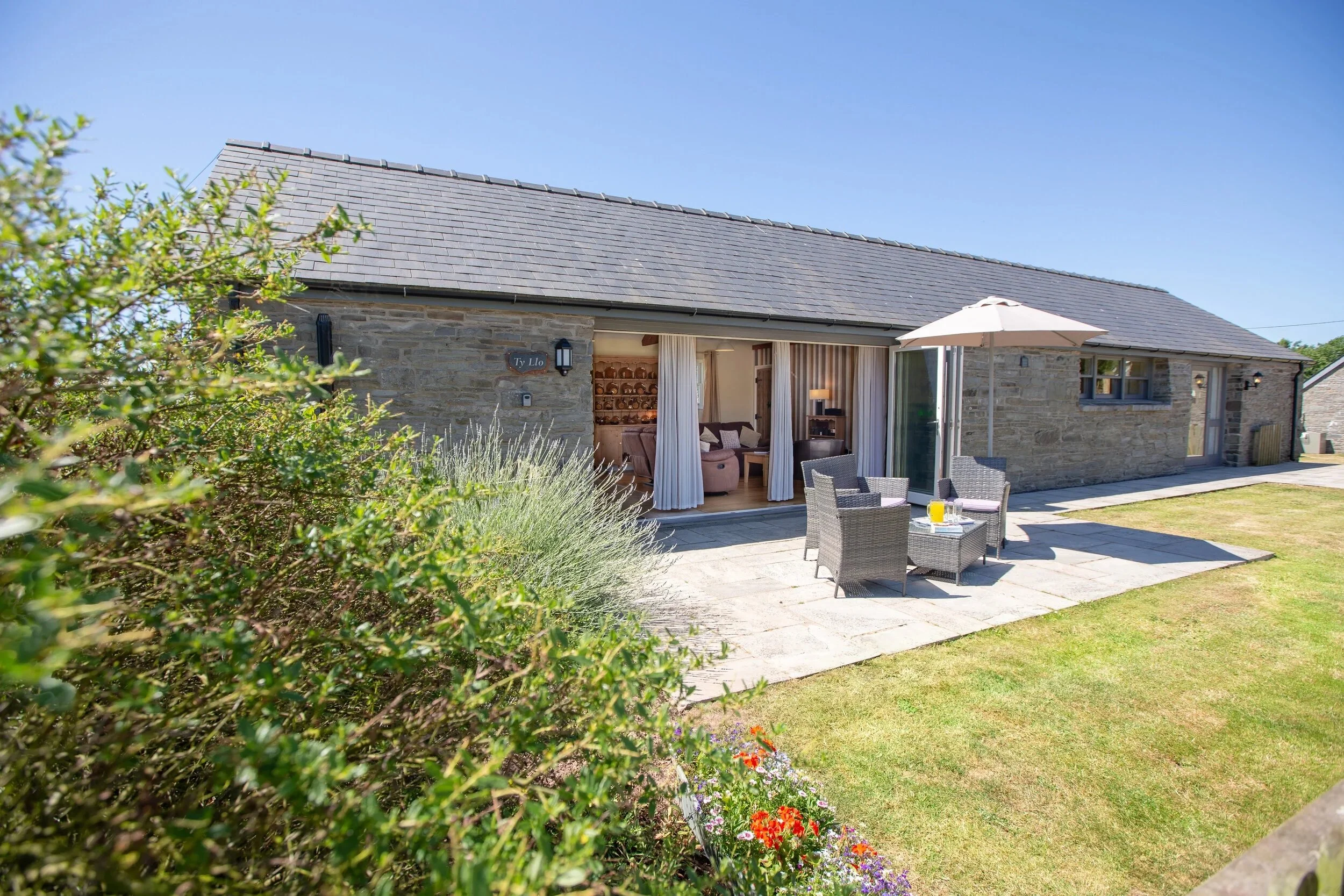Ty Llo (sleeps 6) 