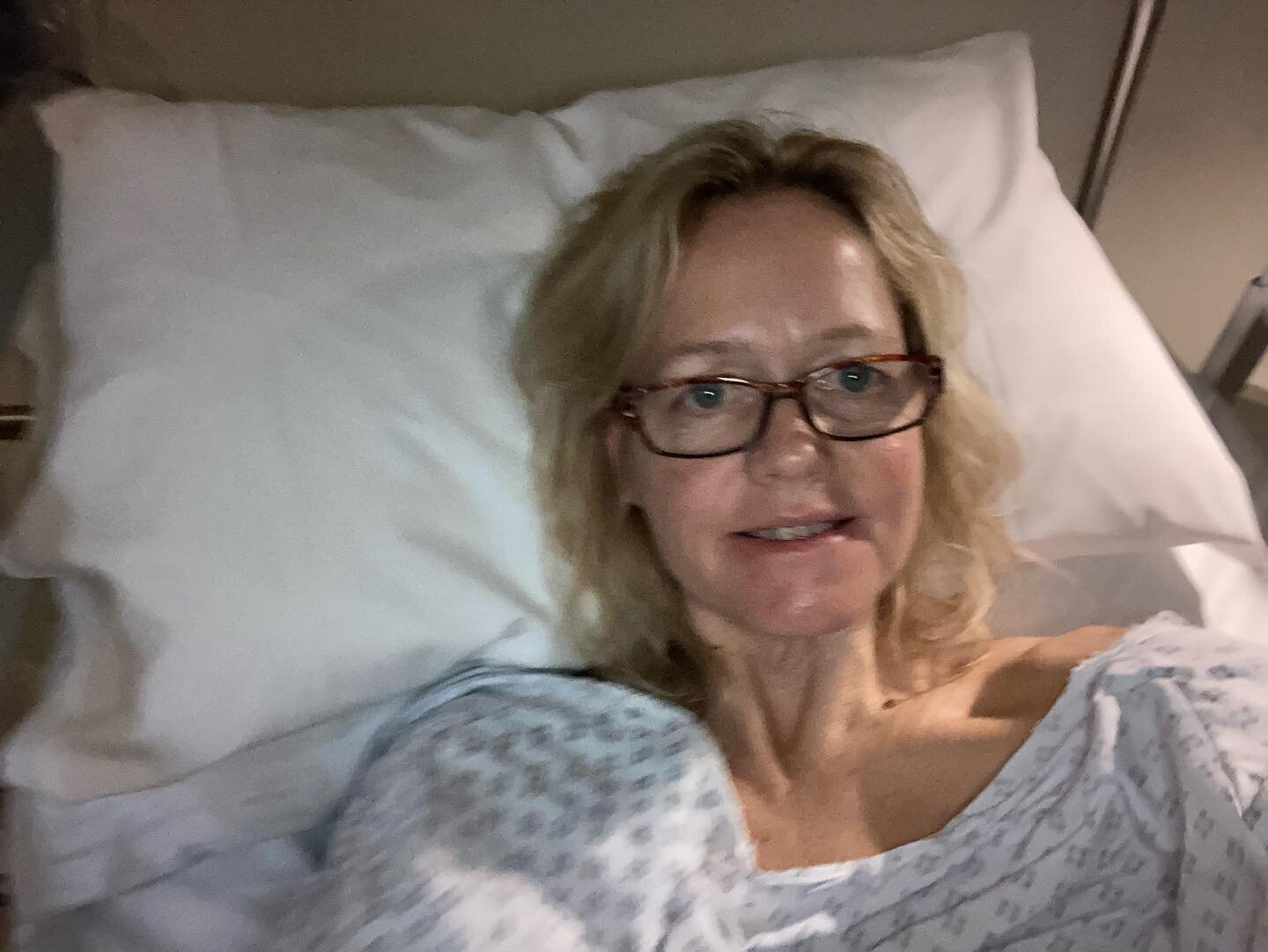 Well here's a bit of a change from 'dogs n logs', cooking adventures and 'garden porn'!!!
This is me, a few hours post hip replacement. Doing very well and feeling extremely grateful that curtesy of our marvellous NHS, I have been gently placed in th