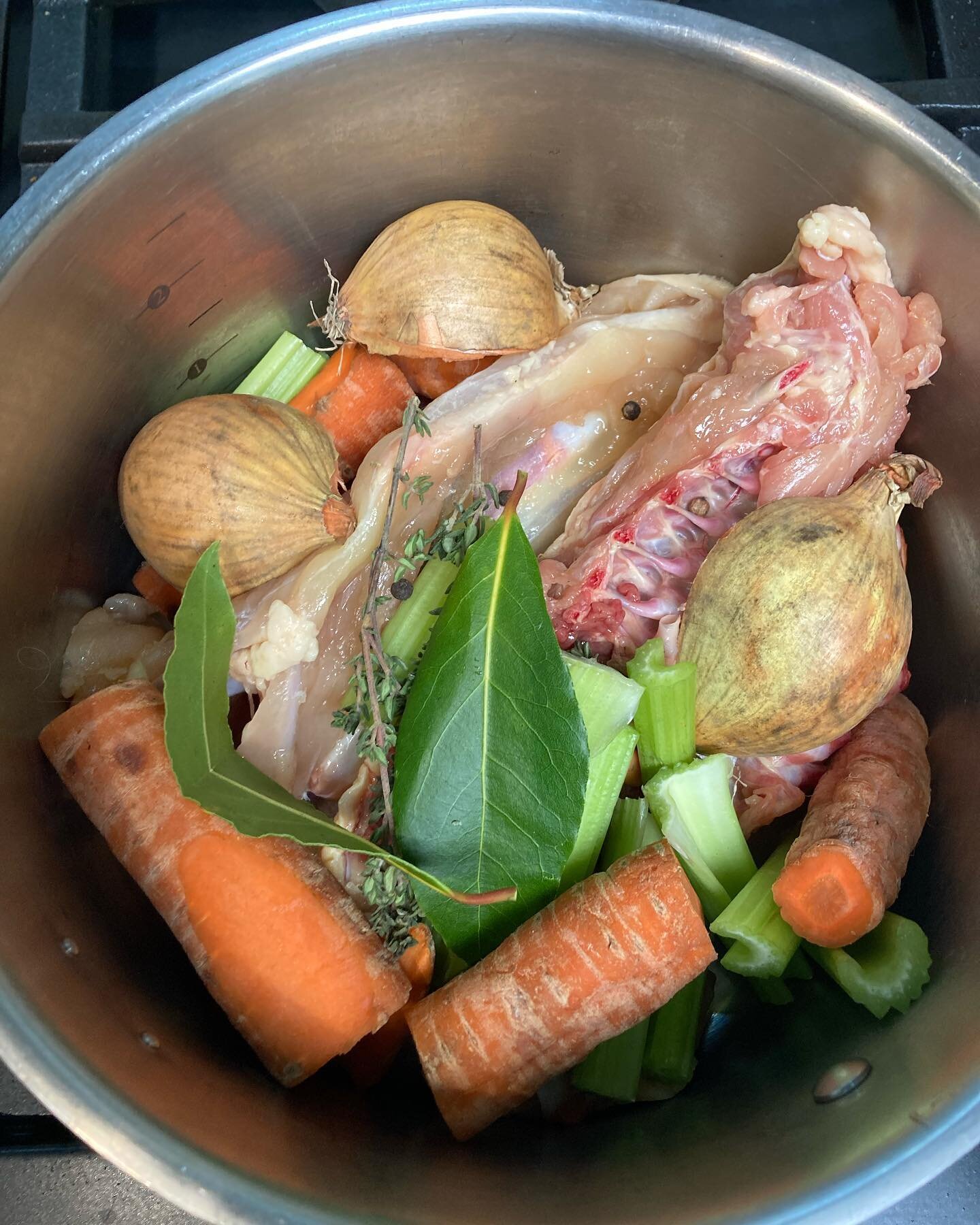 Making stock always makes me feel a little bit smug ... #homemadestock #sundayjobs #happycooking #wholesomegoodness #mykitchen #smugcook