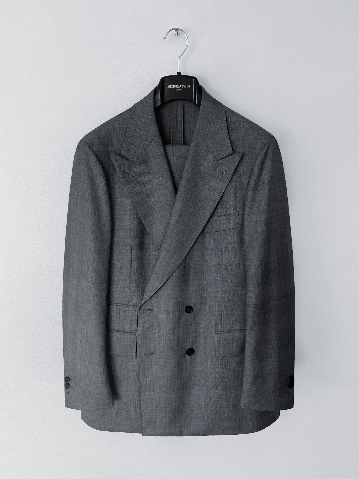 DB Made-to-measure suit.