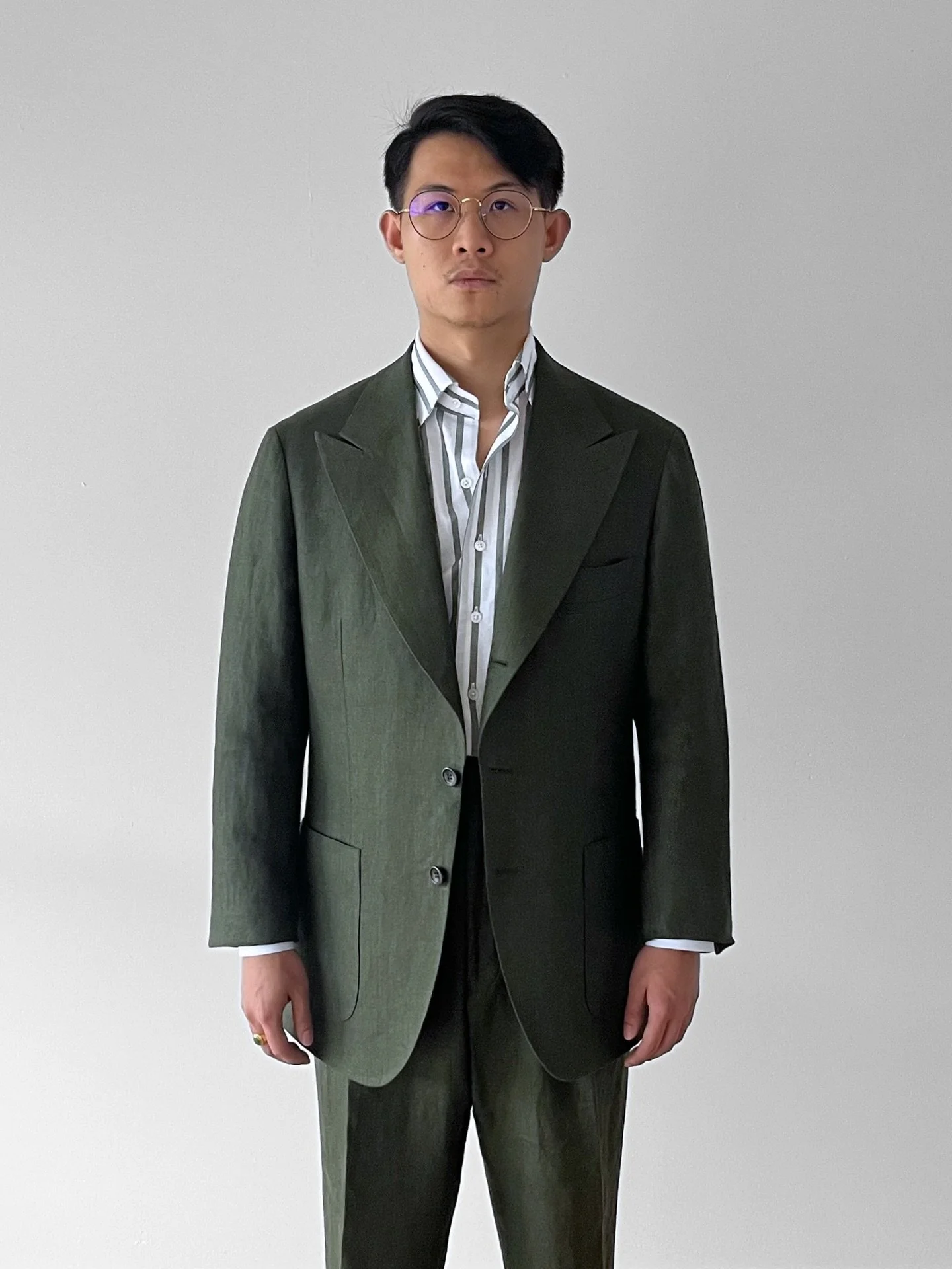 Made-to-measure silhouette.