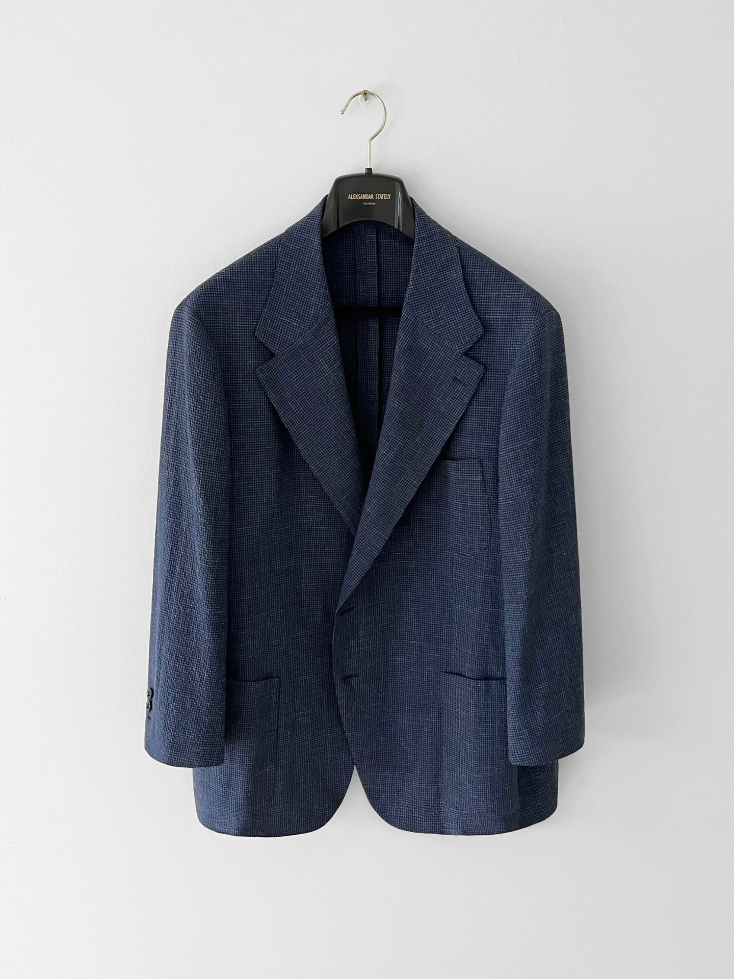 Soft, breathable, and durable&mdash; seersucker is an ideal fabric choice for our made-to-measure suits and blazers, maintaining a polished appearance even after travel.

Schedule your fitting appointment at astately.com

#brisbane #madetomeasuresuit