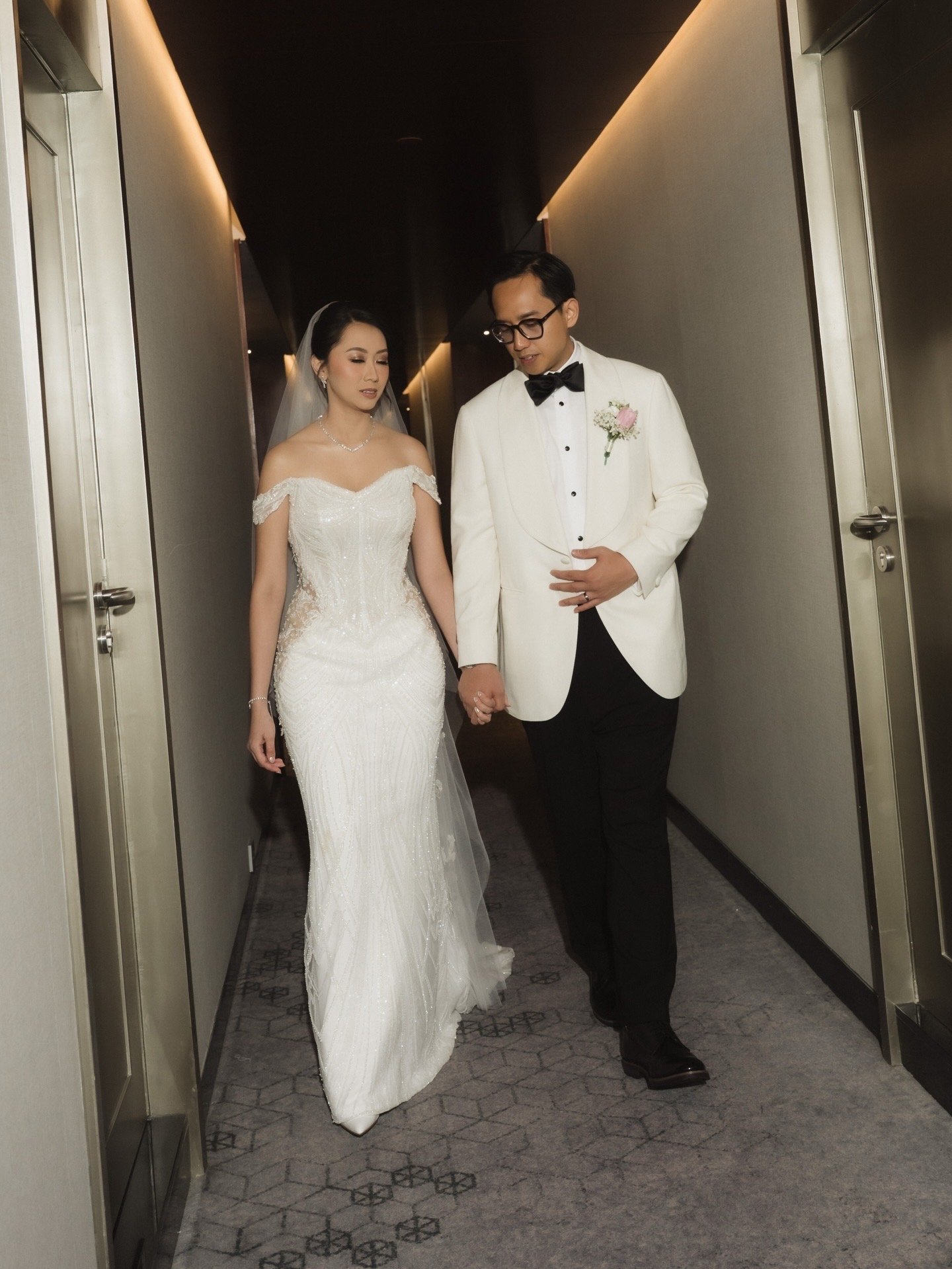 Aleksandar-Stately-Tailor-Made-Ivory shawl lapel wedding suit- Brisbane