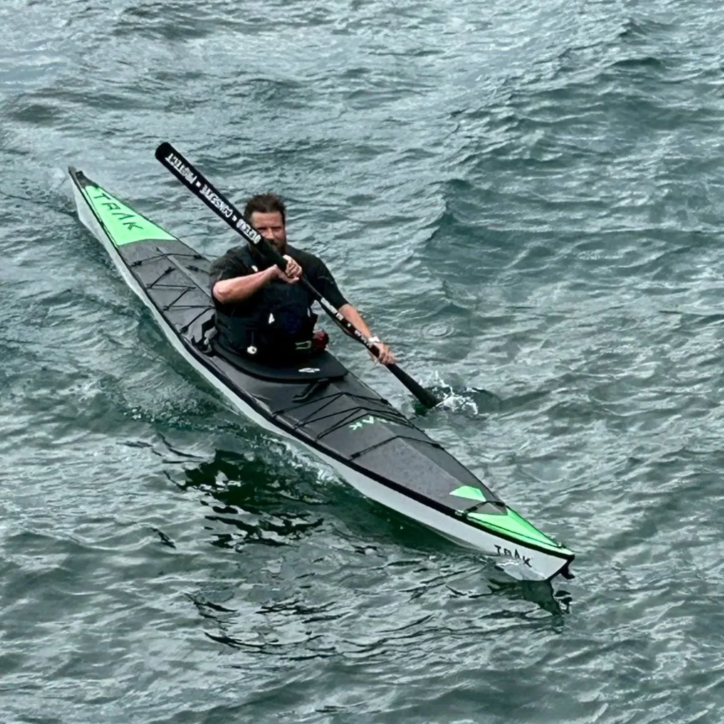 🪶 GEARLAB: Carbon fiber. Inuit-inspired. Whisper-quiet. Taiwan technology. 
It's the paddle that makes plastic feel like punishment. Every stroke is pure efficiency &mdash; no flutter, no drama. I&rsquo;ve used a lot of paddles. This is the one I ke