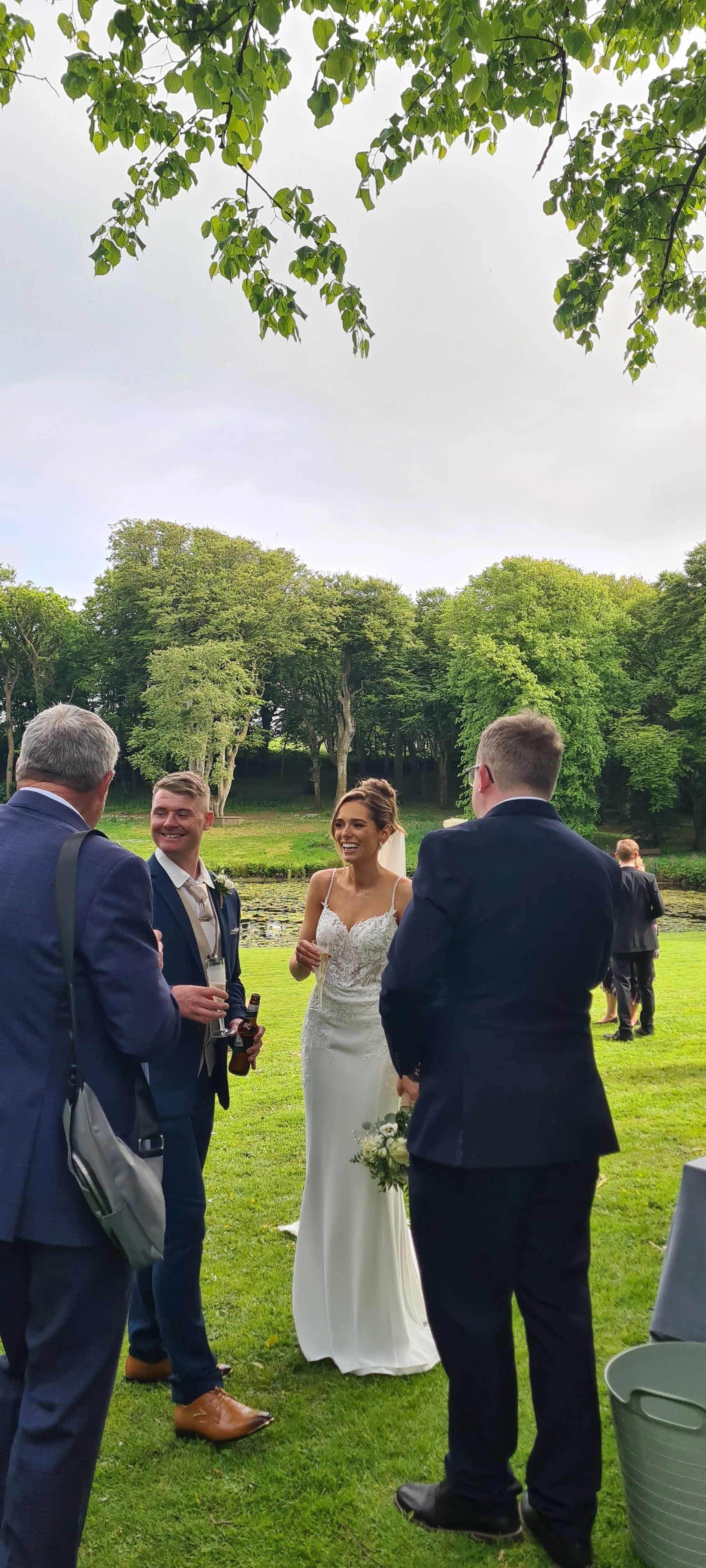9 Bride & Groom Welcome Drinks.jpg