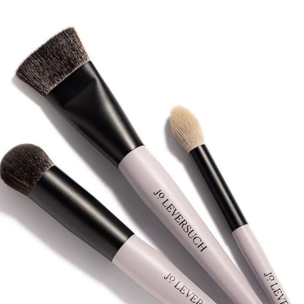 Recently I had the absolute pleasure of working with @joleversuch ❤️

Jo is extremely talented at what she does and has created a stunning collection of make up brushes, with a real dedication to keeping everything ethical and as sustainable as possi