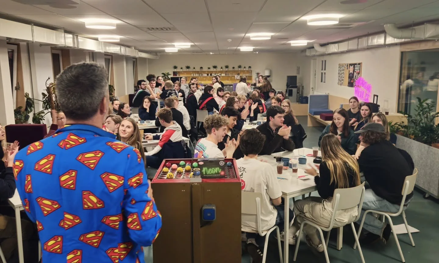 Onze Bingo avond was weer beestig plezant! Shoutout naar onze sympathieke presentator @gregory_piretti en aan @toutbienpils voor de prachtige hoofdprijs 🙏🙏

~~~~~~~~~~~~~~~

Our Bingo night was a blast! Shoutout to our presenter Gregory Piretti and