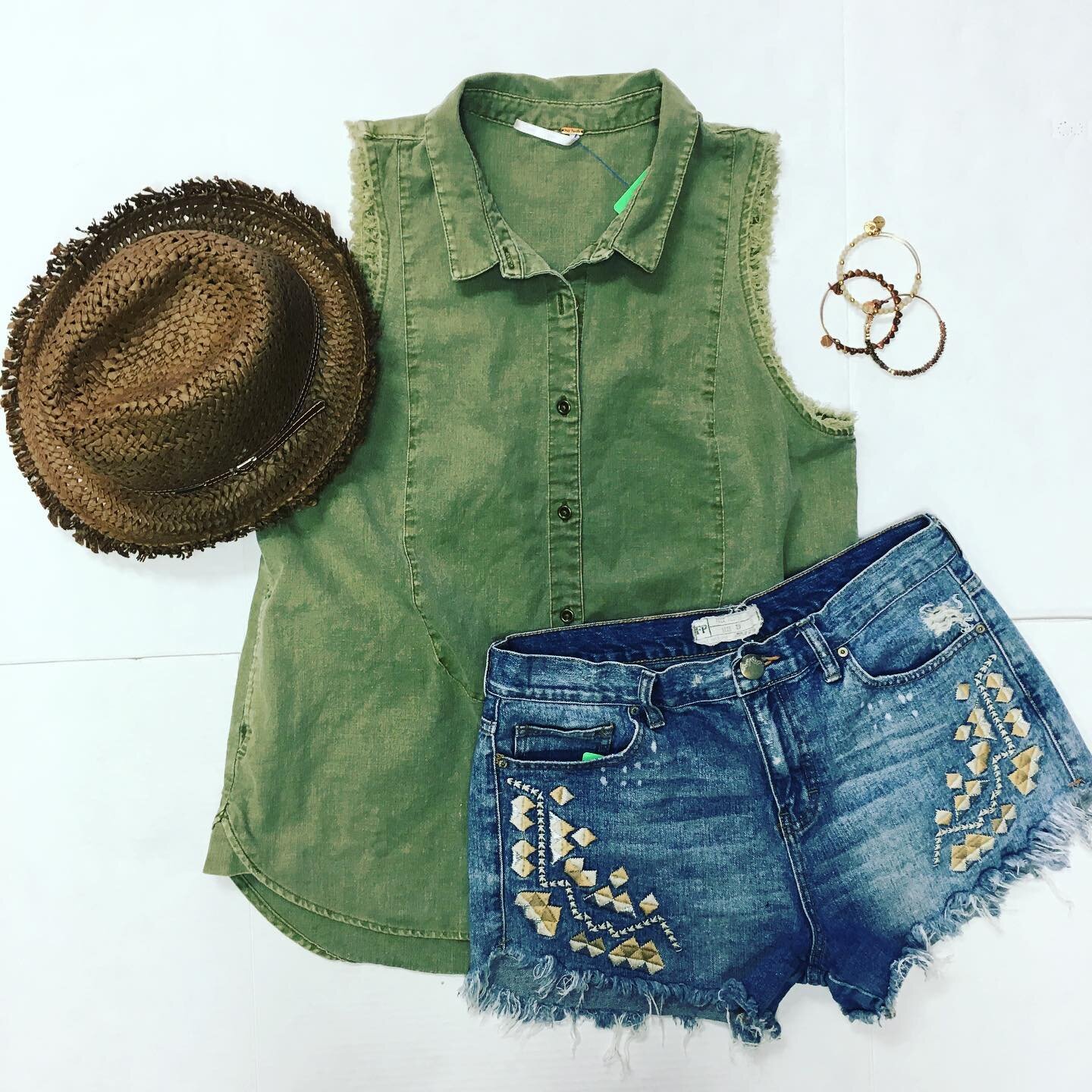 Free People ❤️

Olive Green Linen Blend Top Medium $32
Embroidered Shorts Size 29 $35
Alex &amp; Ani Bracelets $10 each
Chaos Hat S/M $10

#wildflowersconsignmentboutique #consignmentboutique #consignment #preloved #sustainablefashion #secondhandfirs