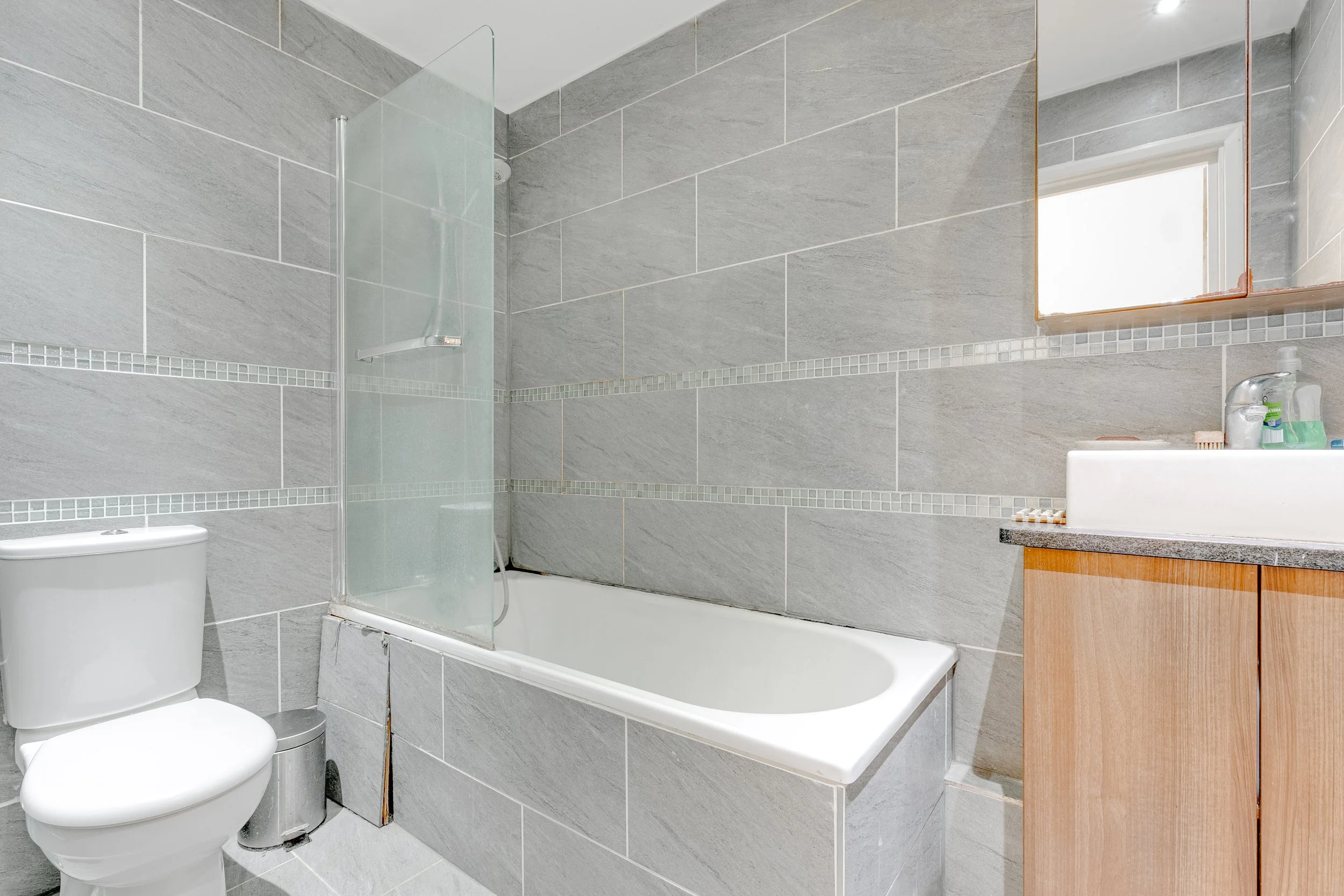 41 Beeton Way, Se27 - 3.jpg