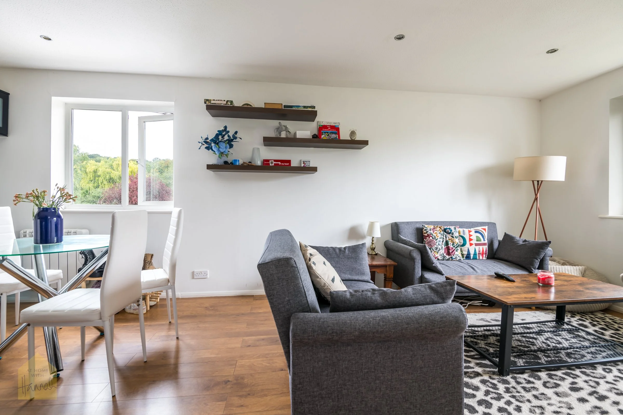 12 Holmes Court-9.jpg