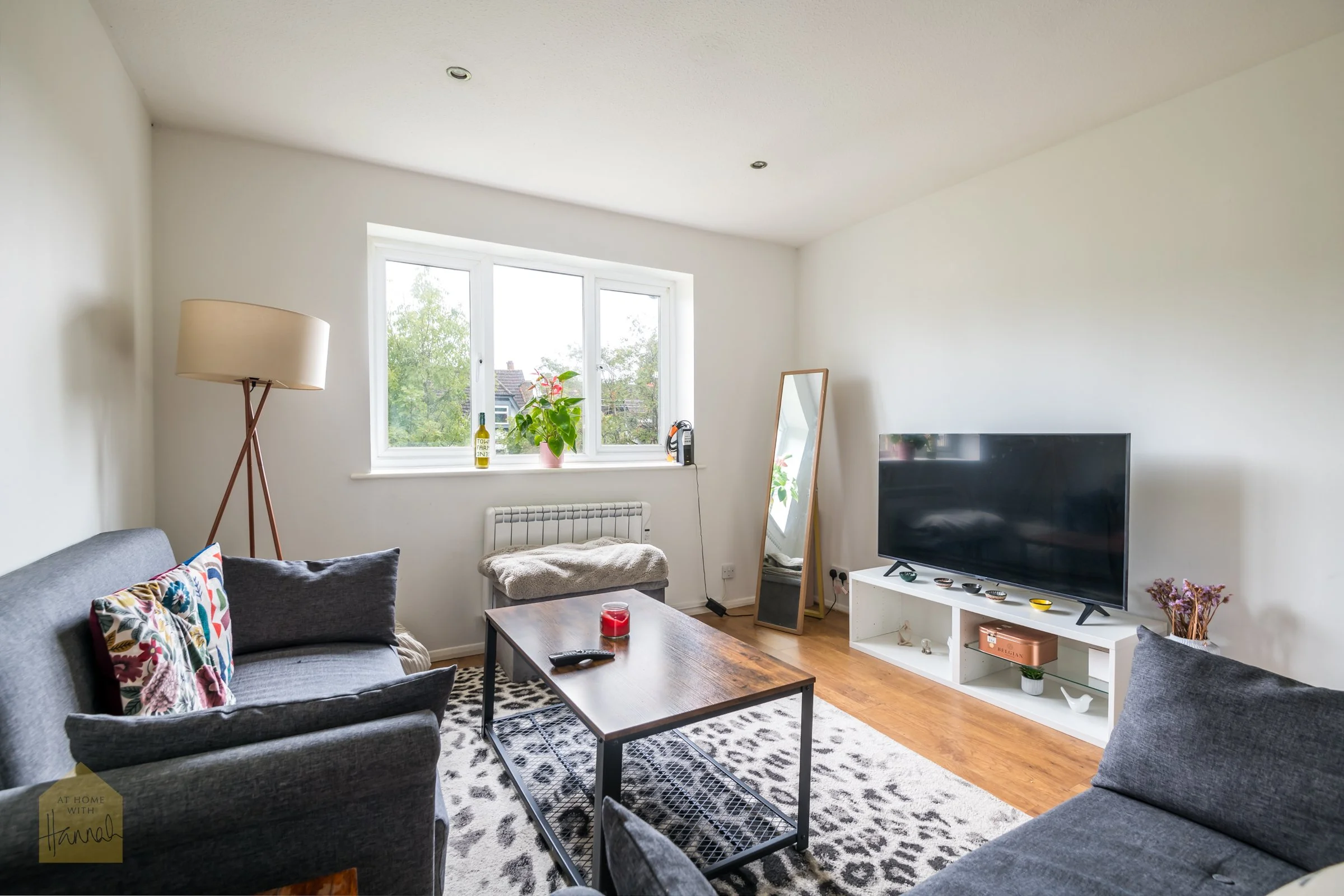 12 Holmes Court-13.jpg