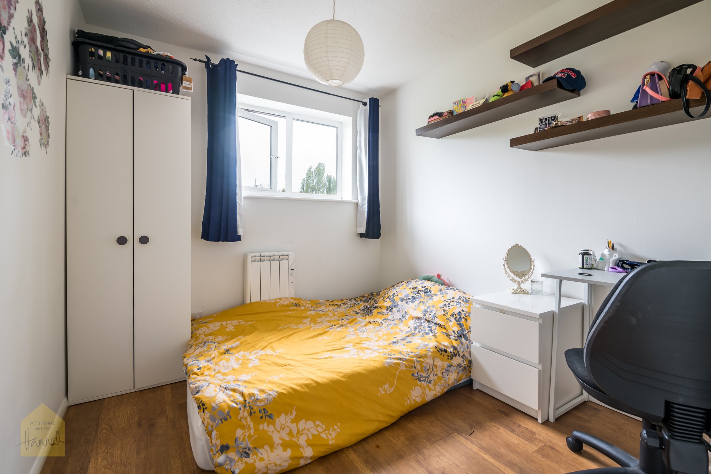 12 Holmes Court-1.jpg