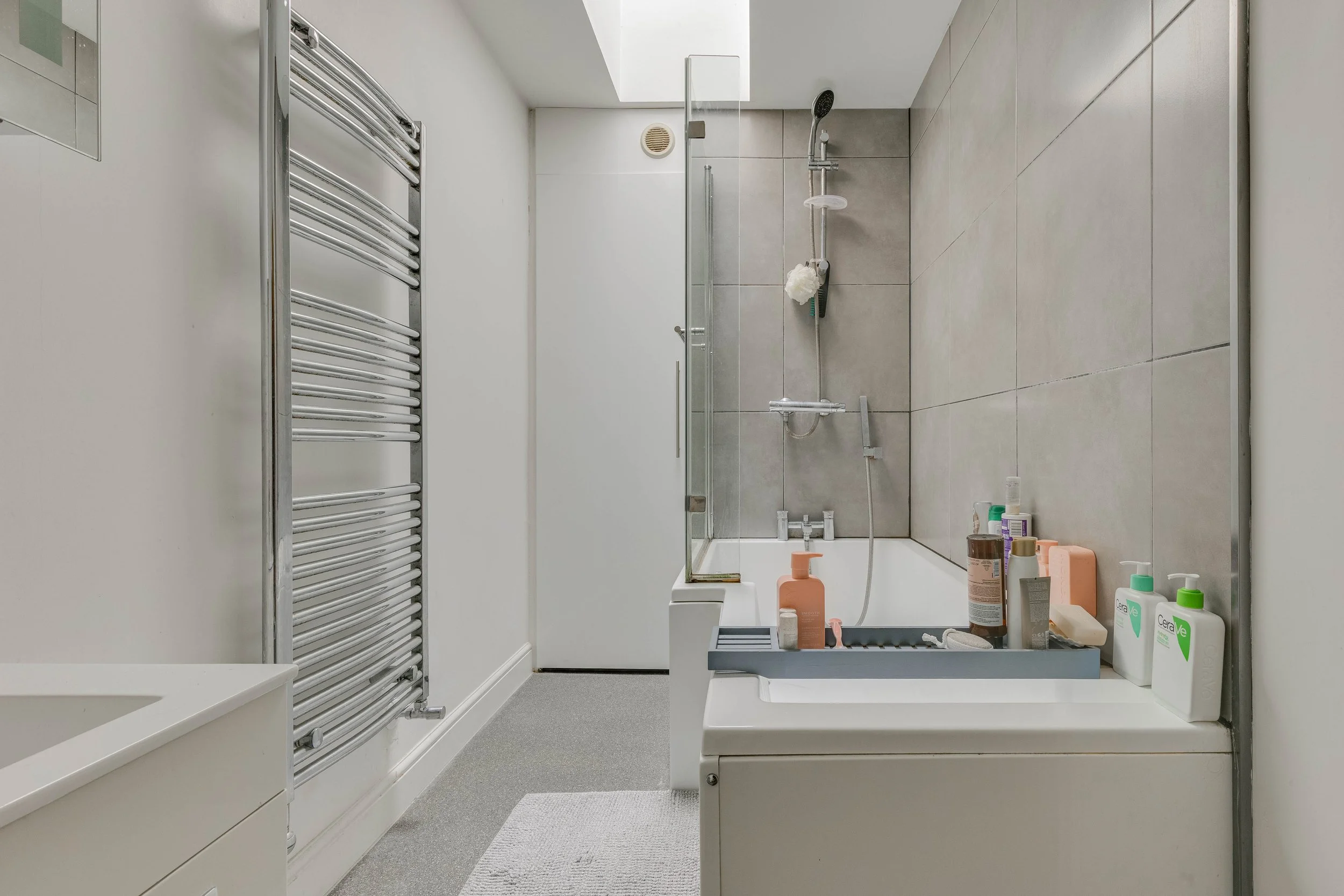 48b Springbank Road - 11.jpg