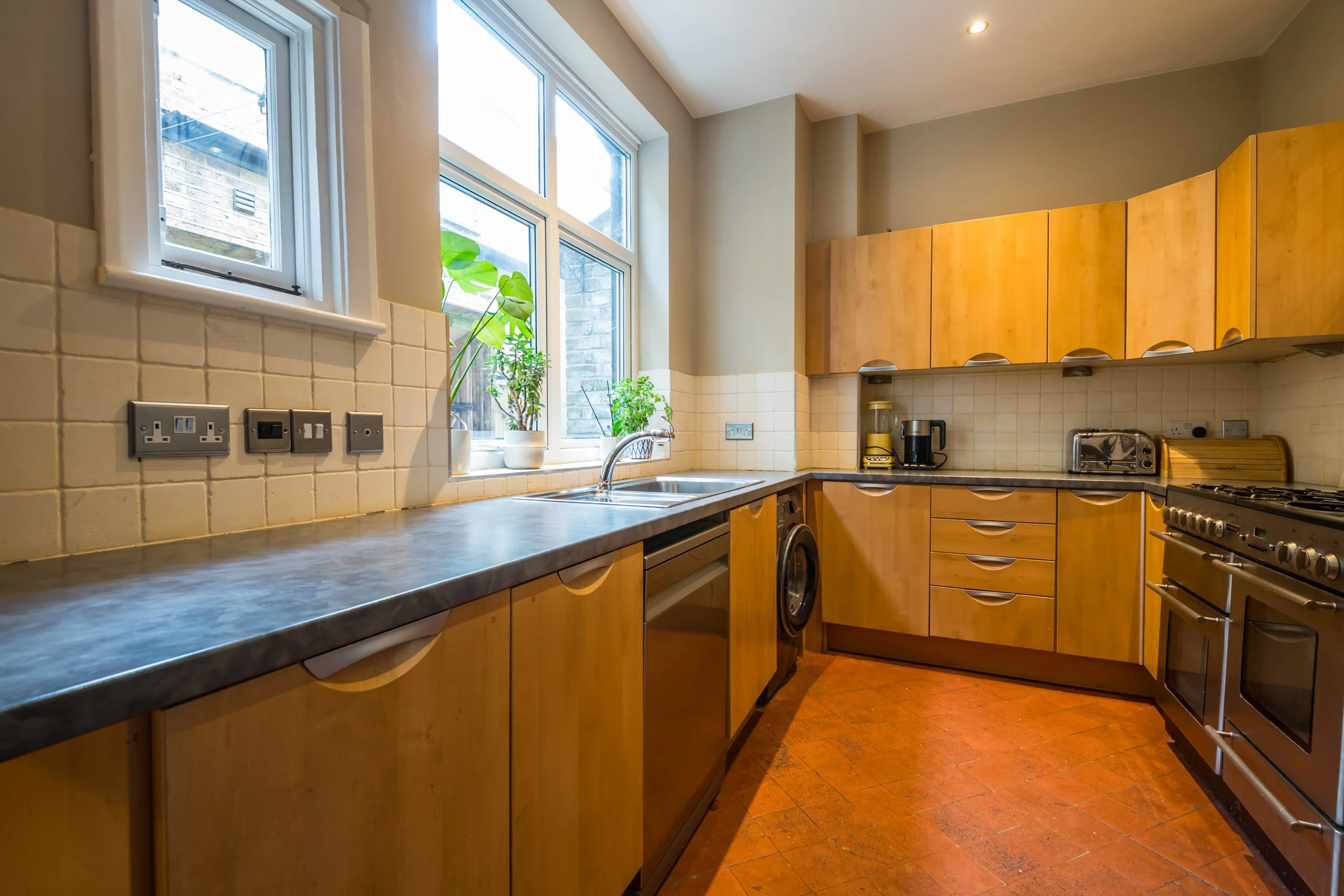 6 Knollys Road-18.jpg