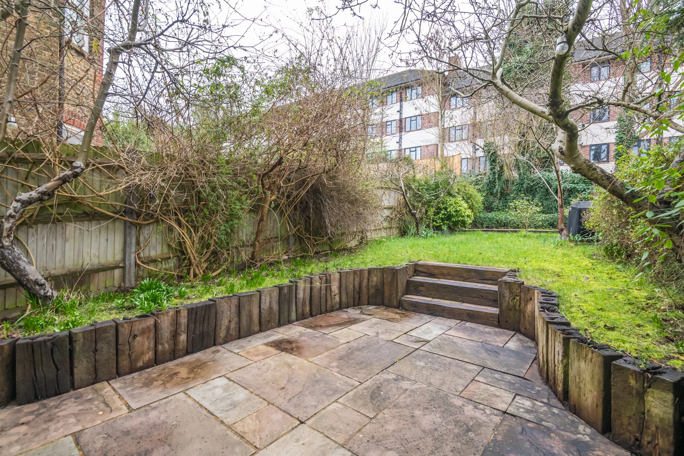 6 Knollys Road-2.jpg