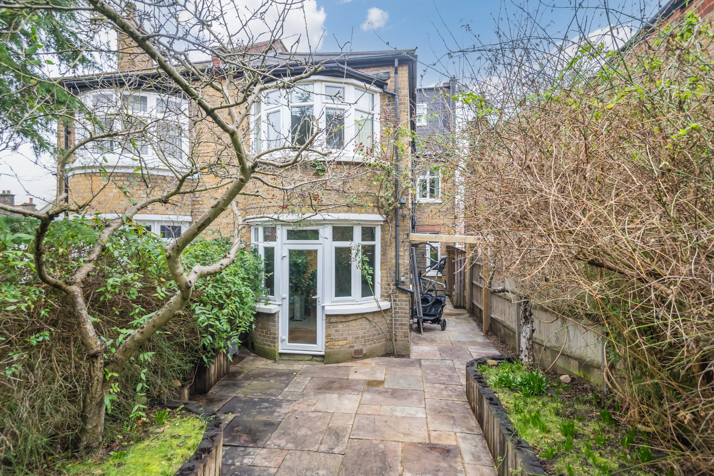 6 Knollys Road-3.jpg