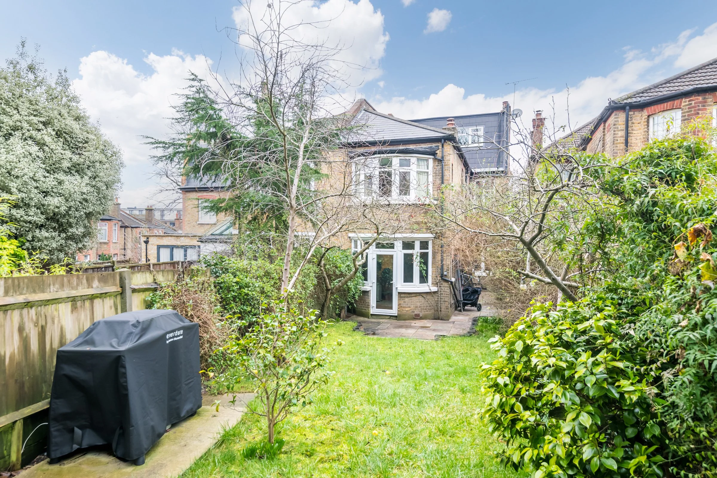 6 Knollys Road-4.jpg