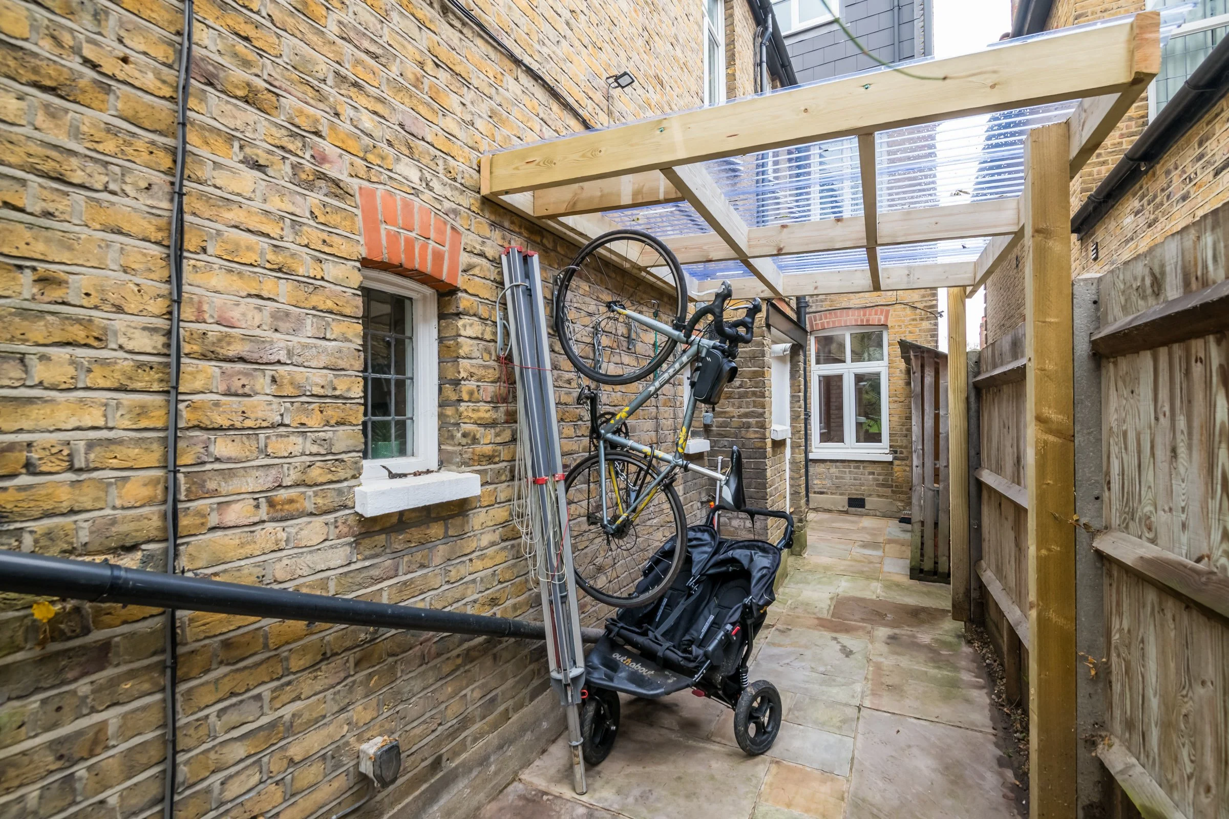 6 Knollys Road-6.jpg