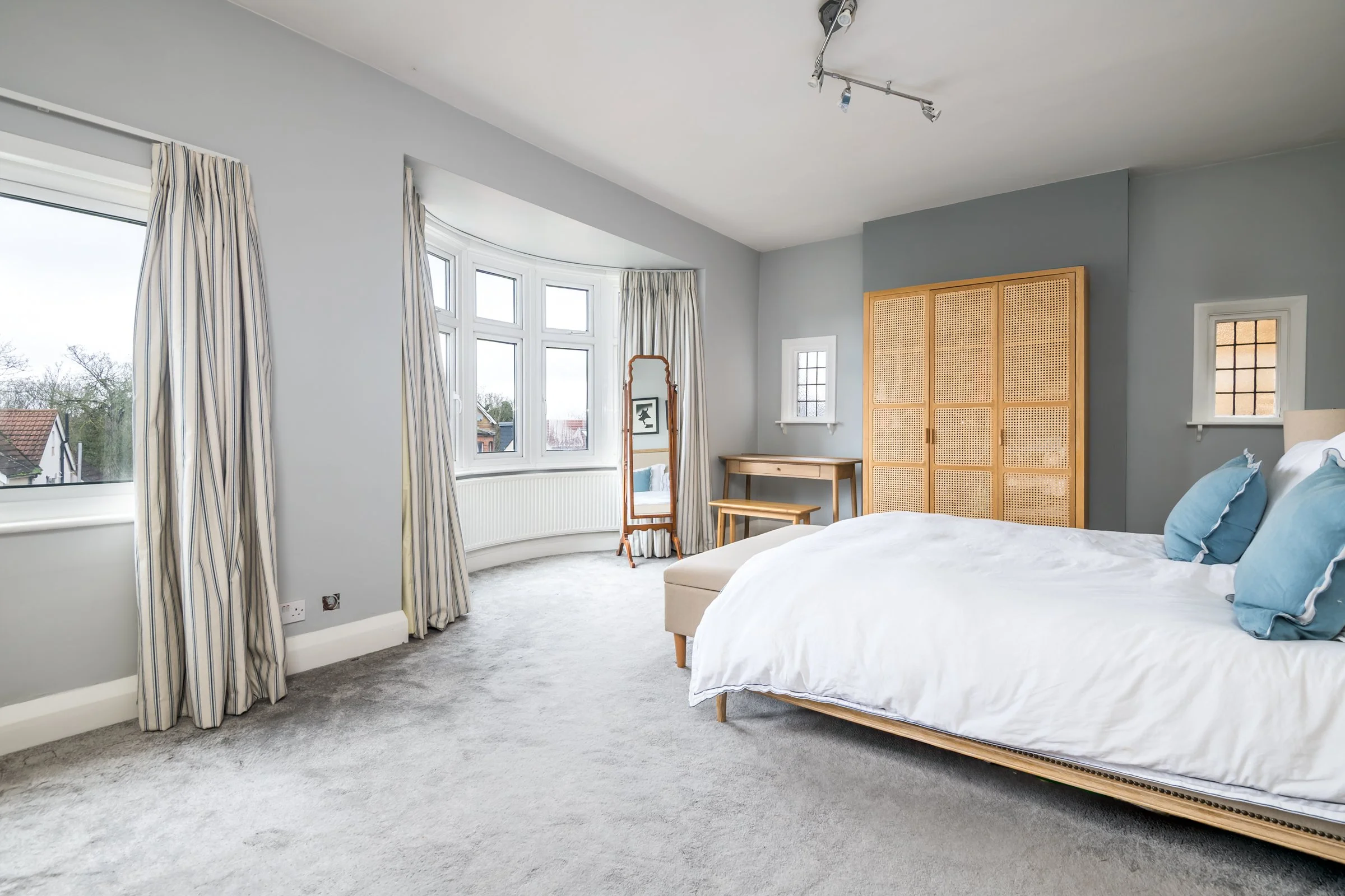 6 Knollys Road-42.jpg