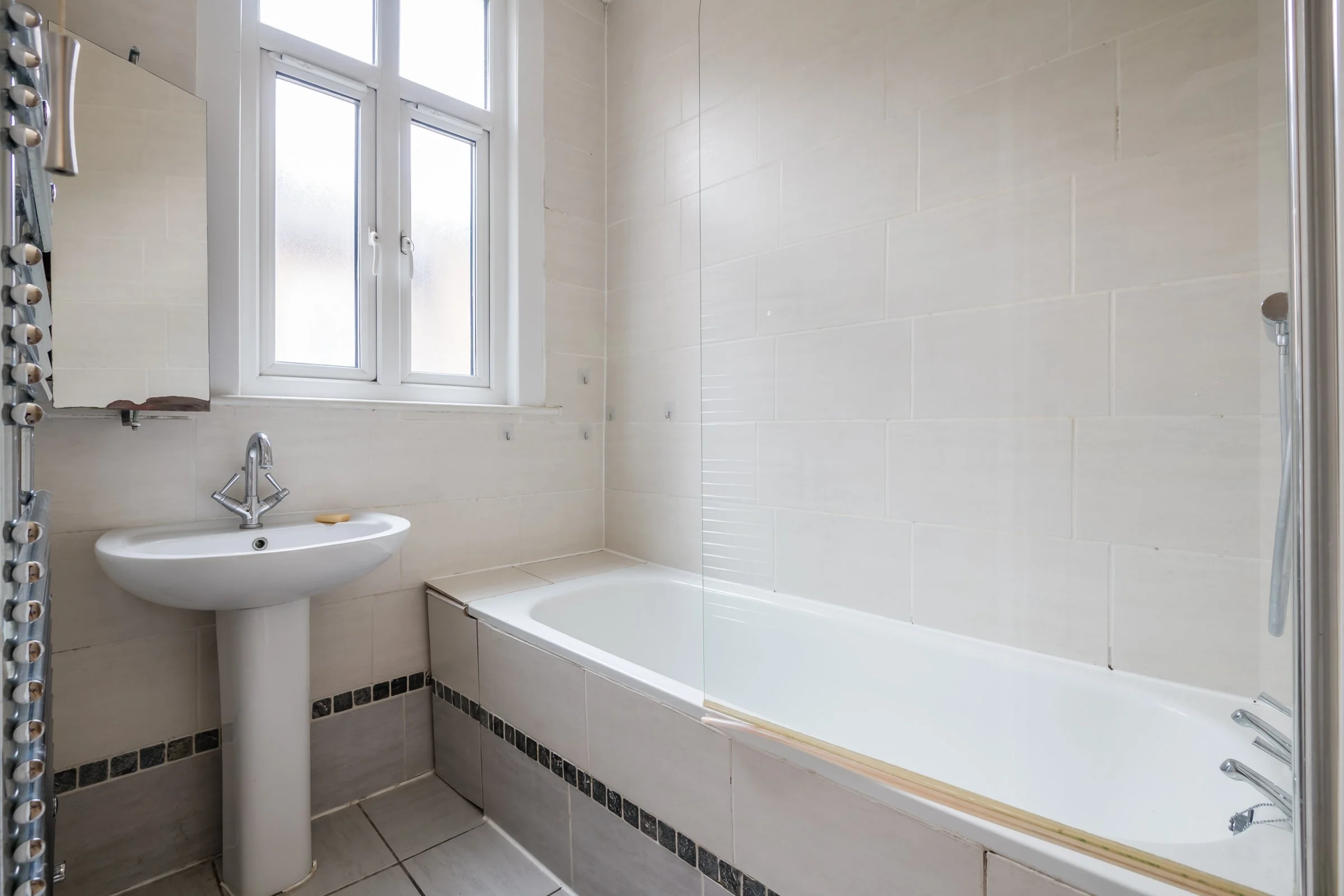 6 Knollys Road-34.jpg