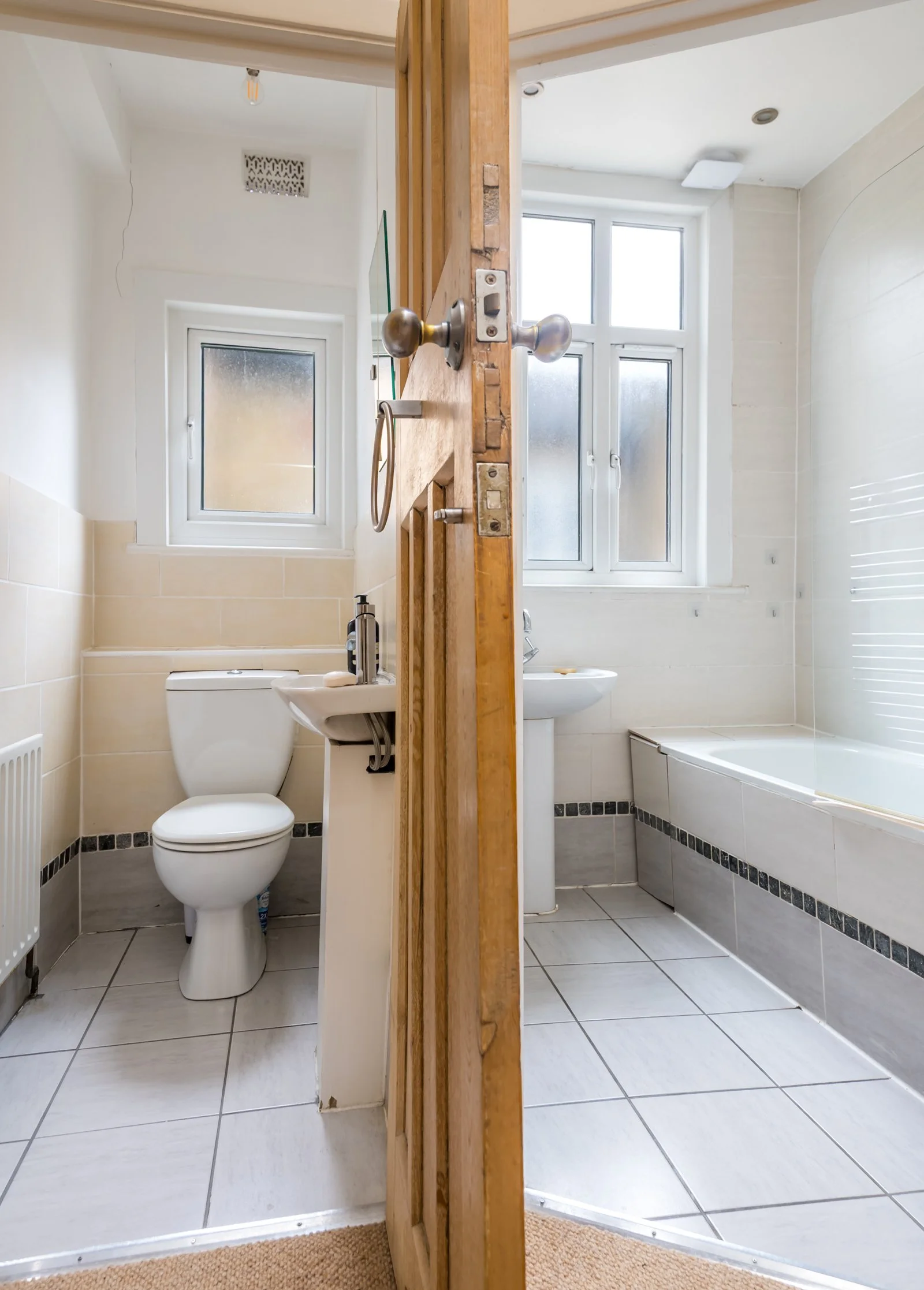 6 Knollys Road-33.jpg