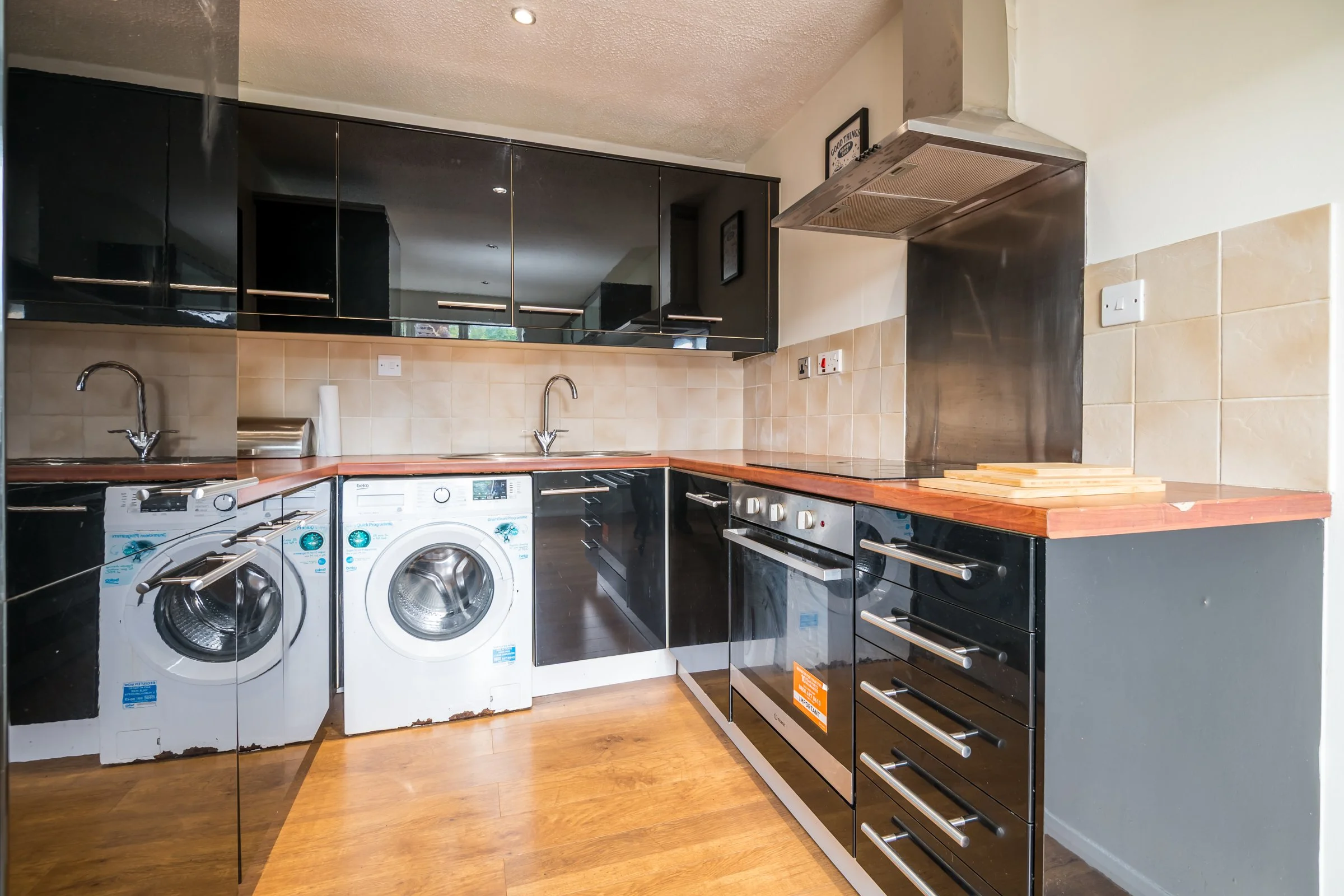 12 Holmes Court-7.jpg