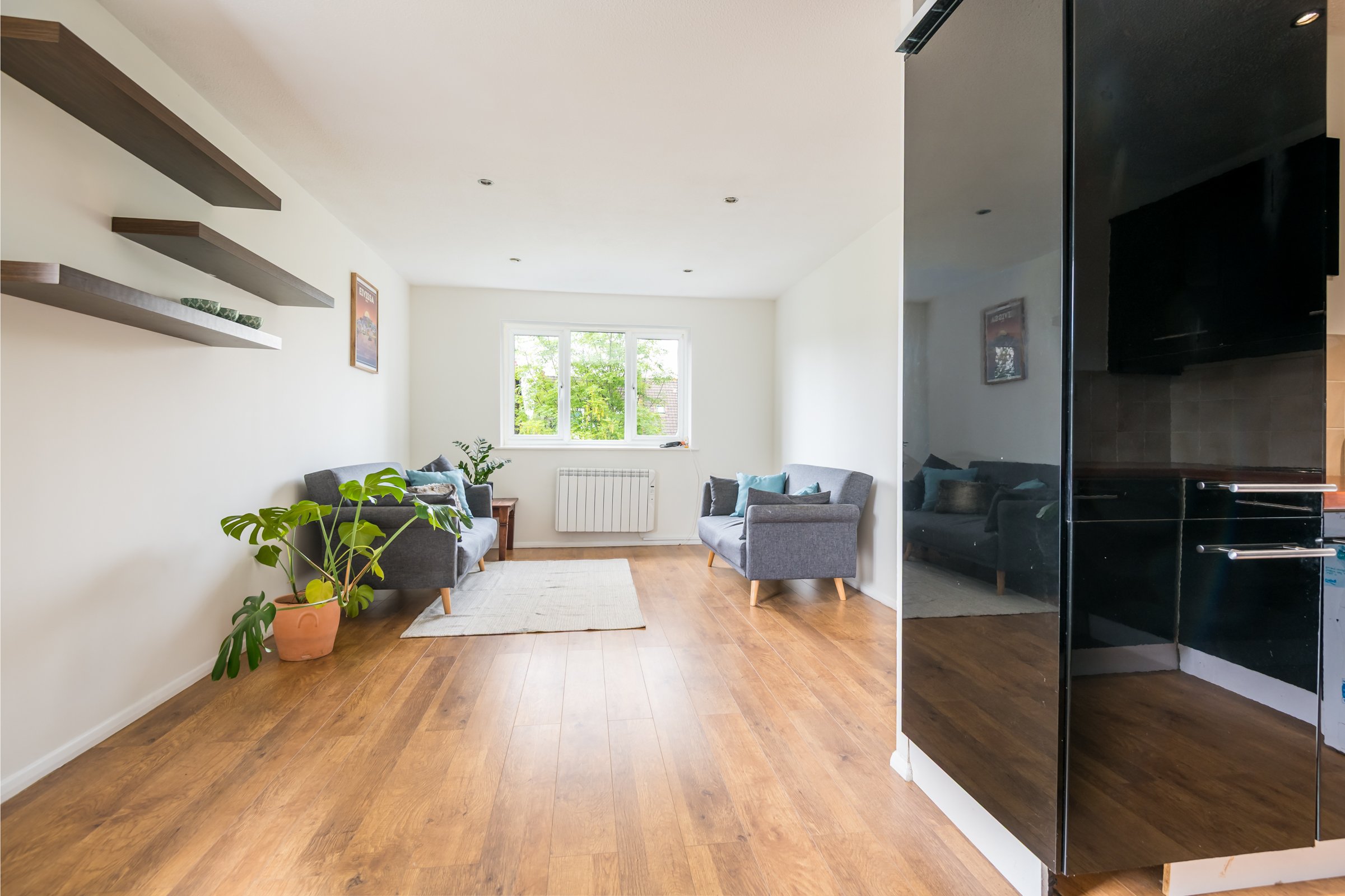 12 Holmes Court-9.jpg