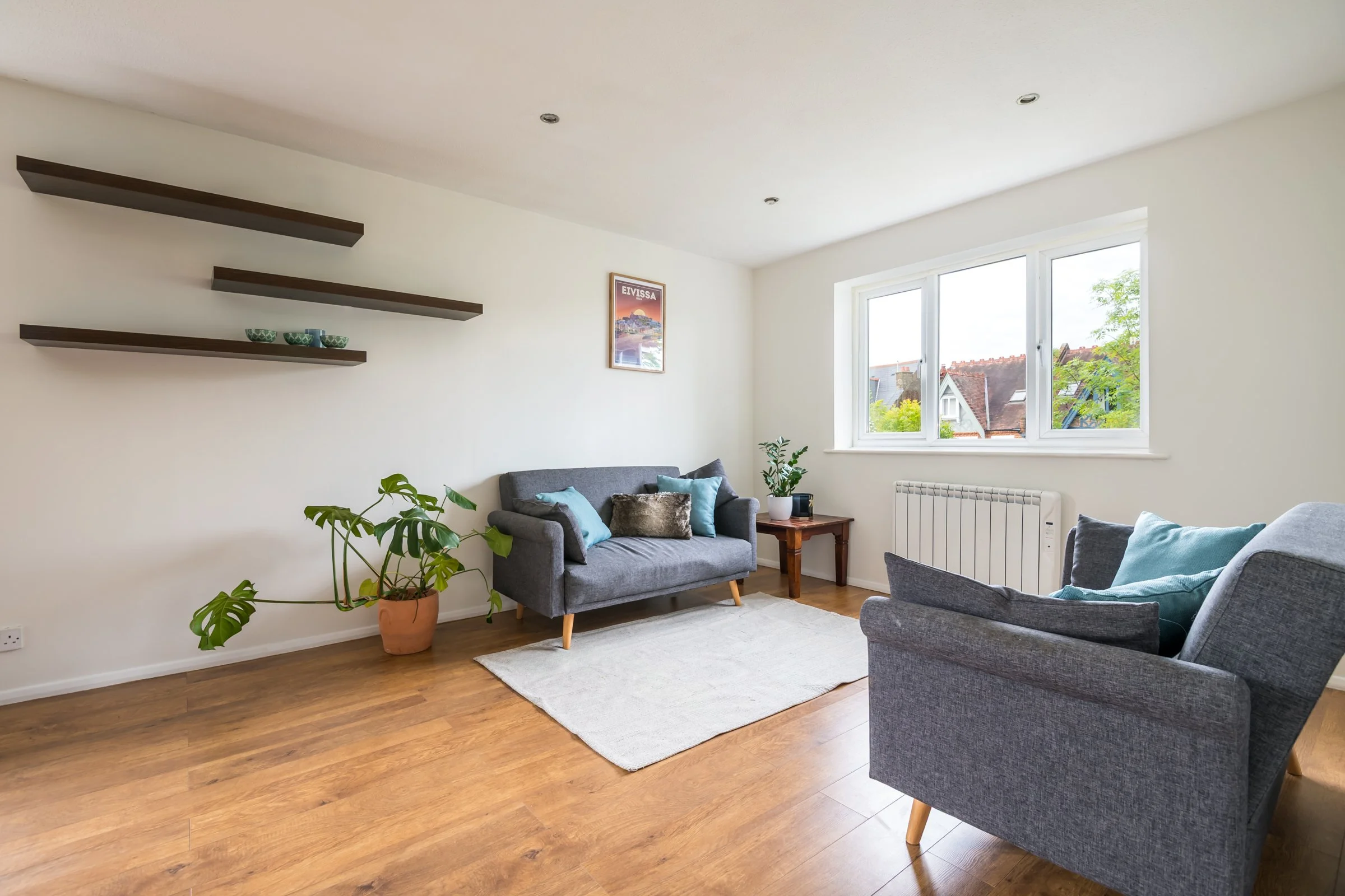 12 Holmes Court-1.jpg