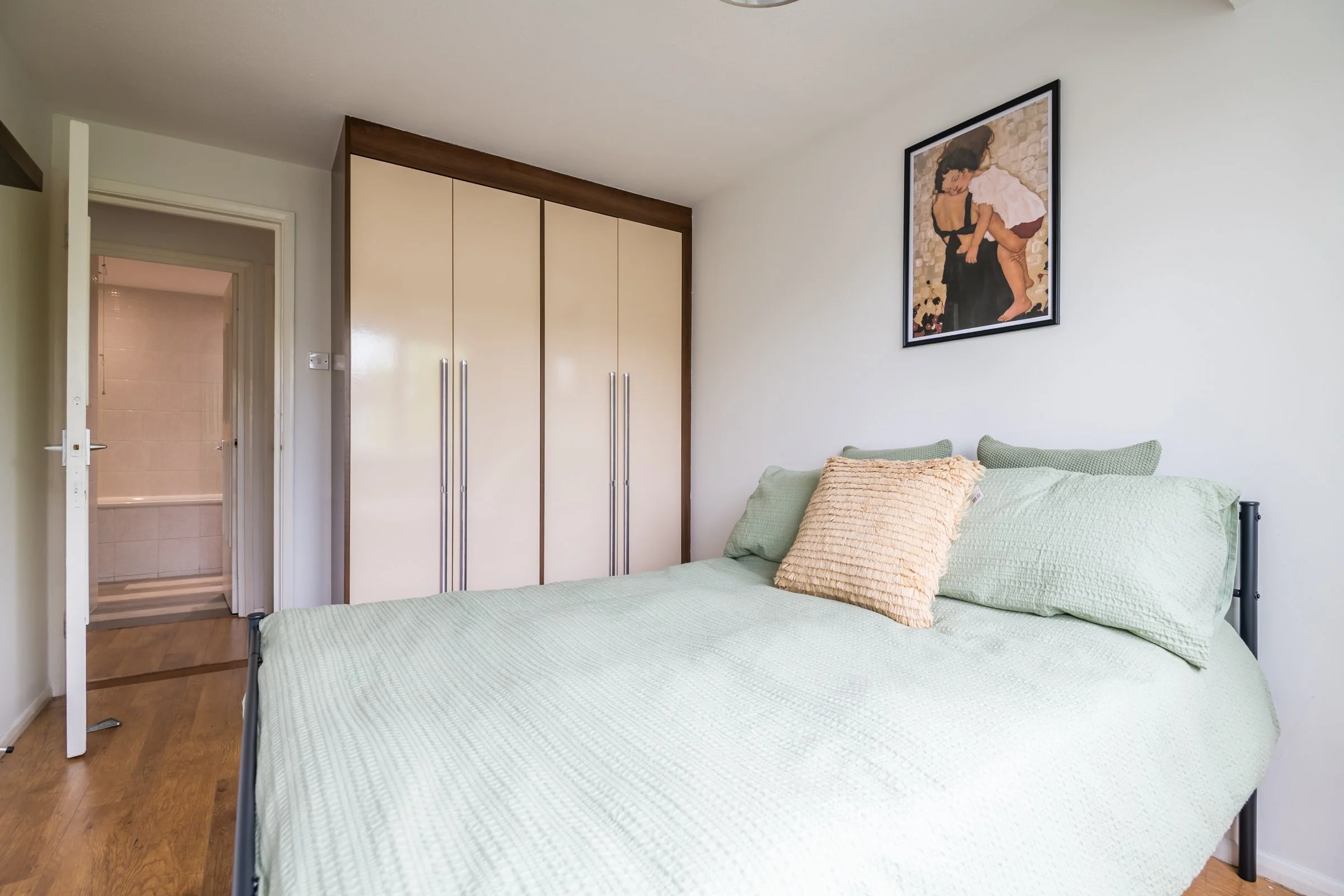 12 Holmes Court-15.jpg