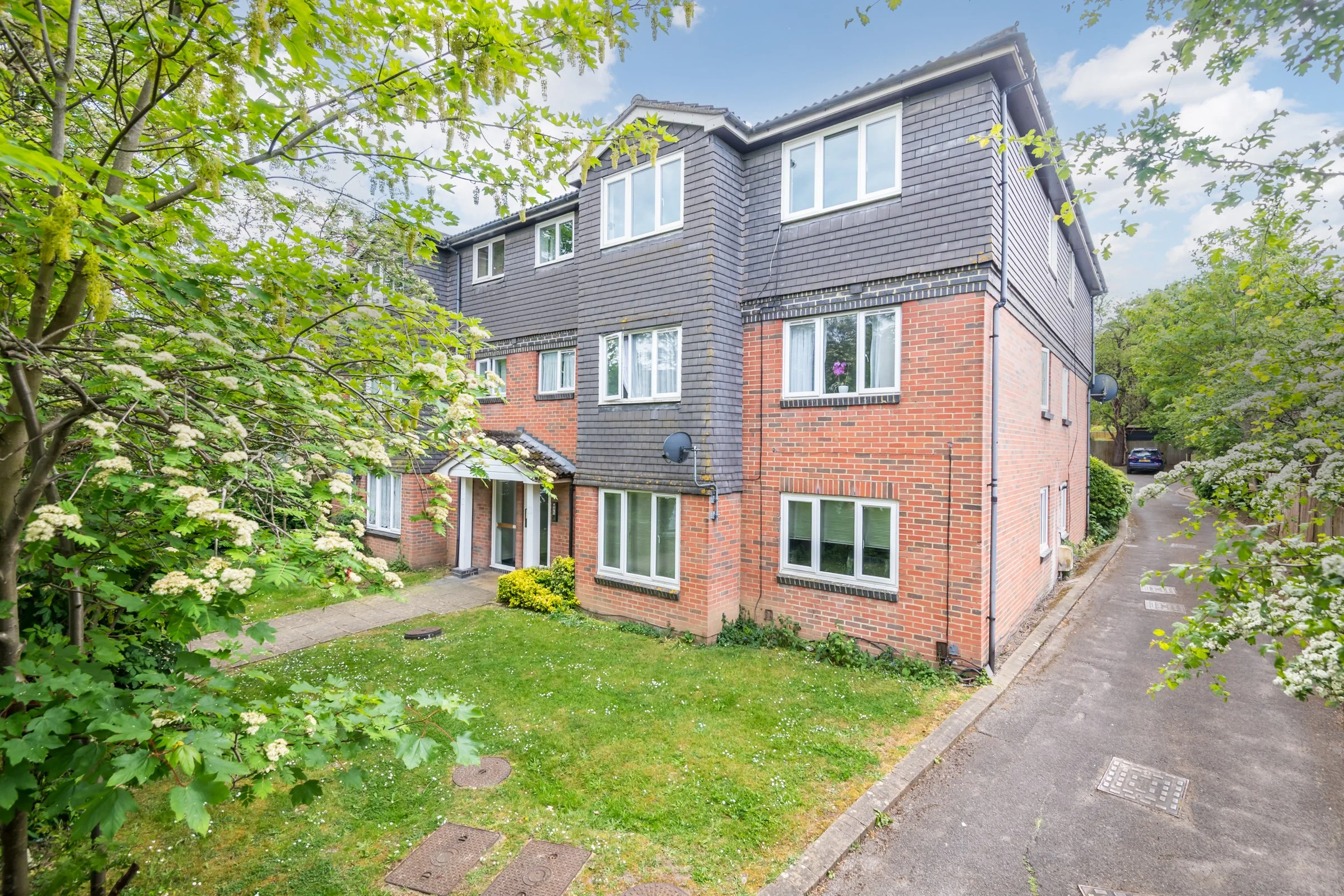 12 Holmes Court-51.jpg
