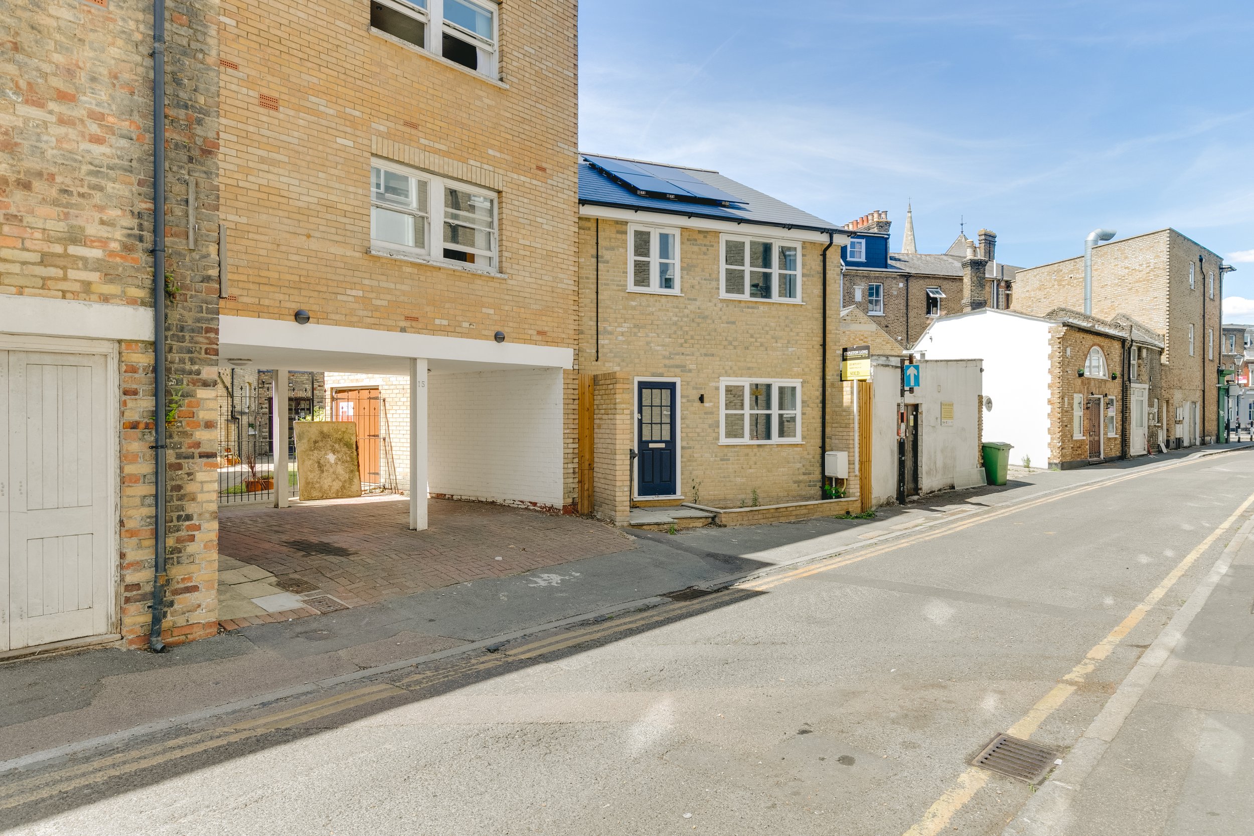 15 Lansdowne Close Externals - 1.jpg