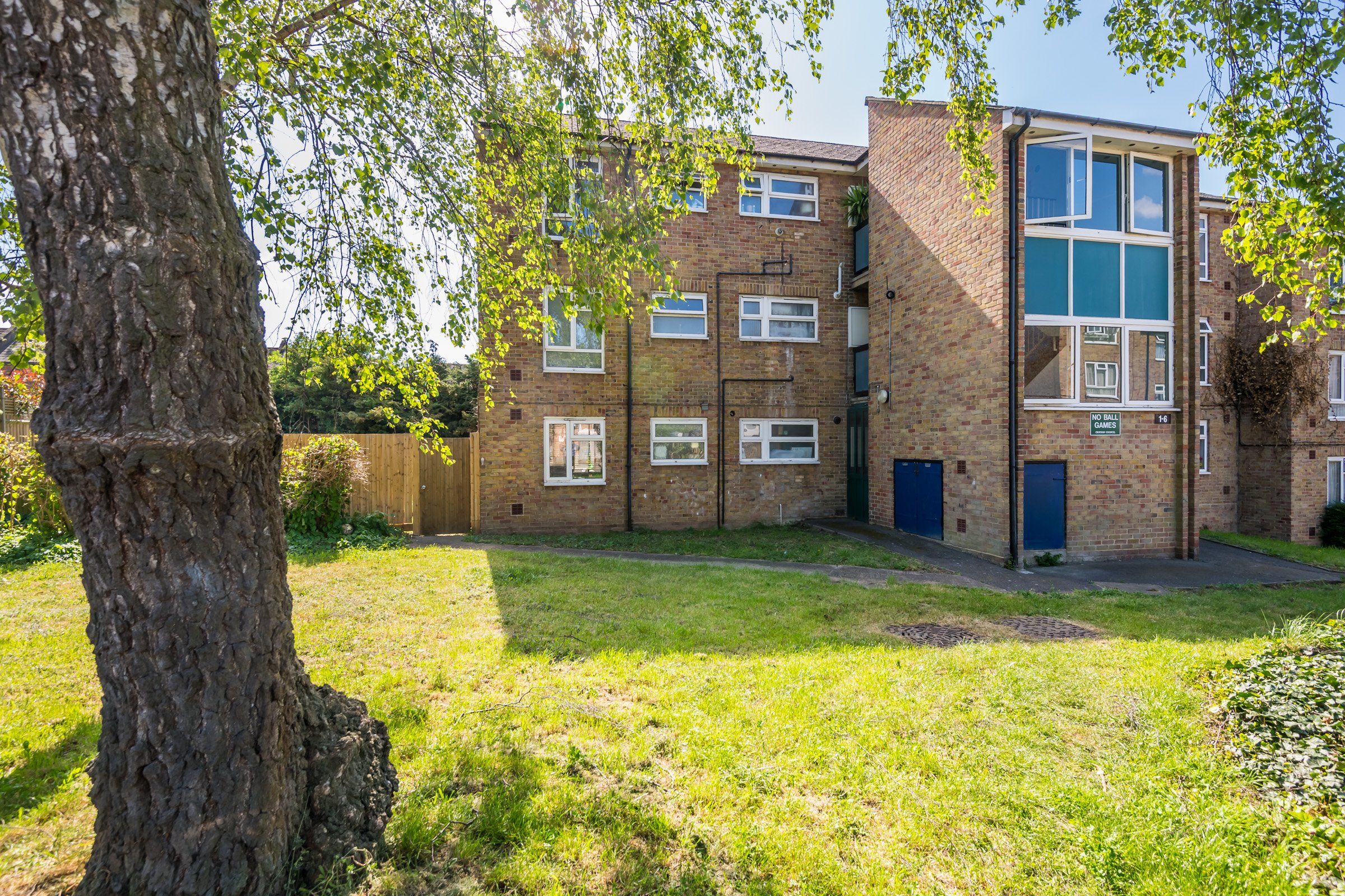 1 Claret Gardens-5.jpg