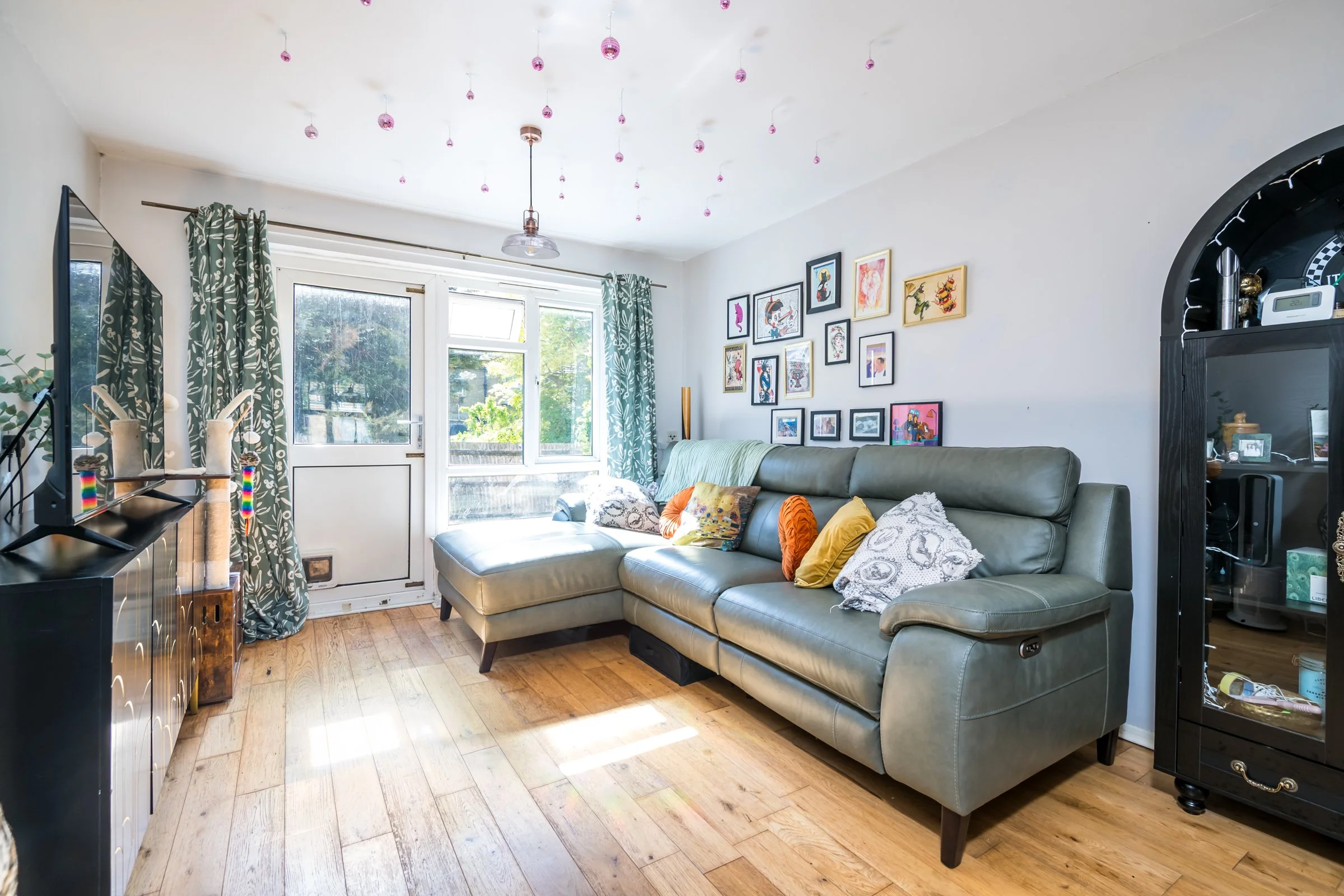 1 Claret Gardens-18.jpg